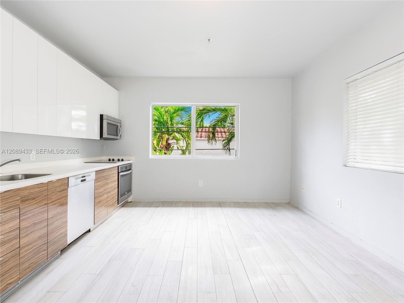 820 15th St # 205, Miami Beach FL 33139