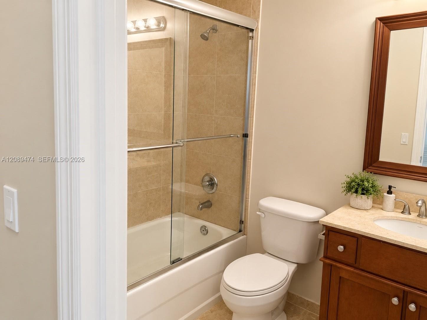 7439 NW 107th Path, Doral FL 33178
