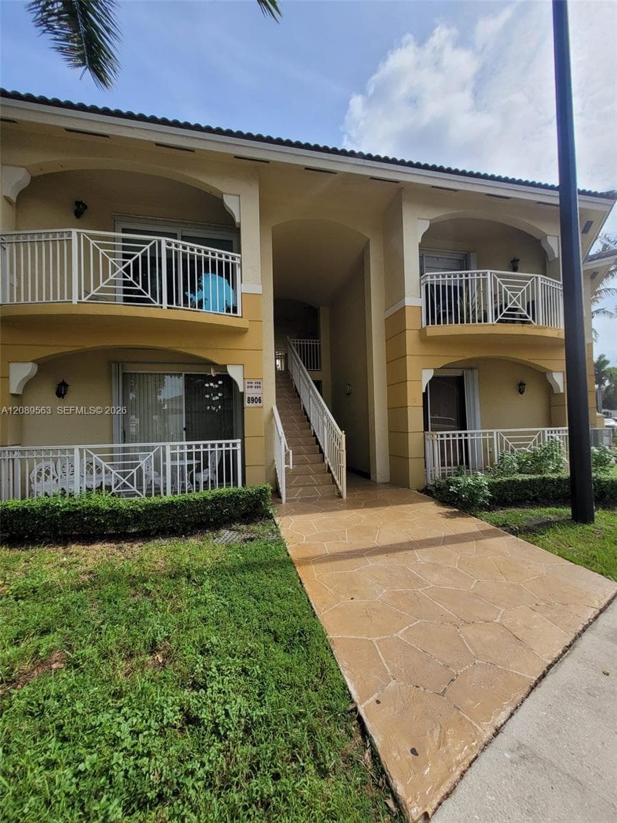 8906 W Flagler St # 111, Miami FL 33174