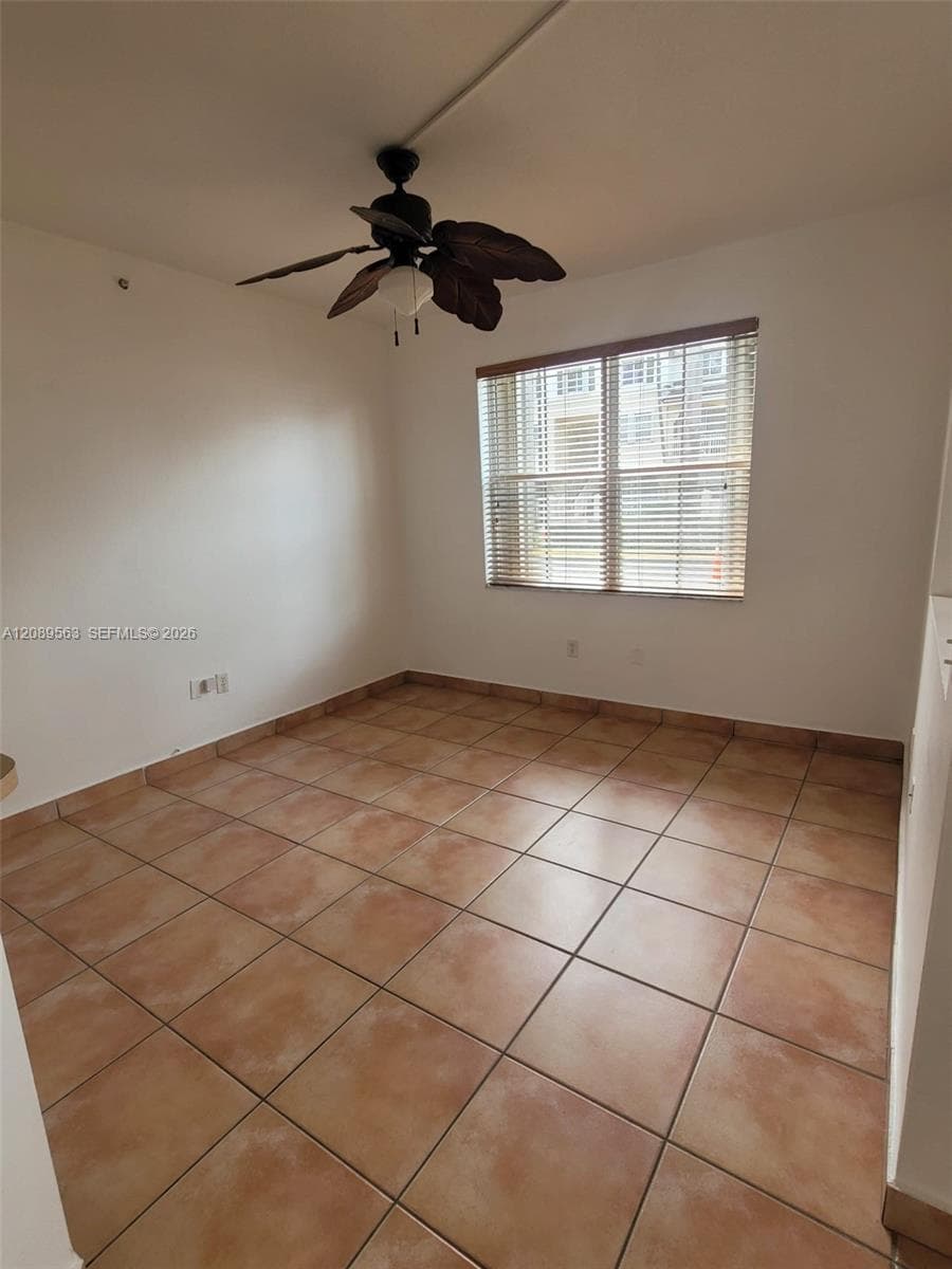 8906 W Flagler St # 111, Miami FL 33174