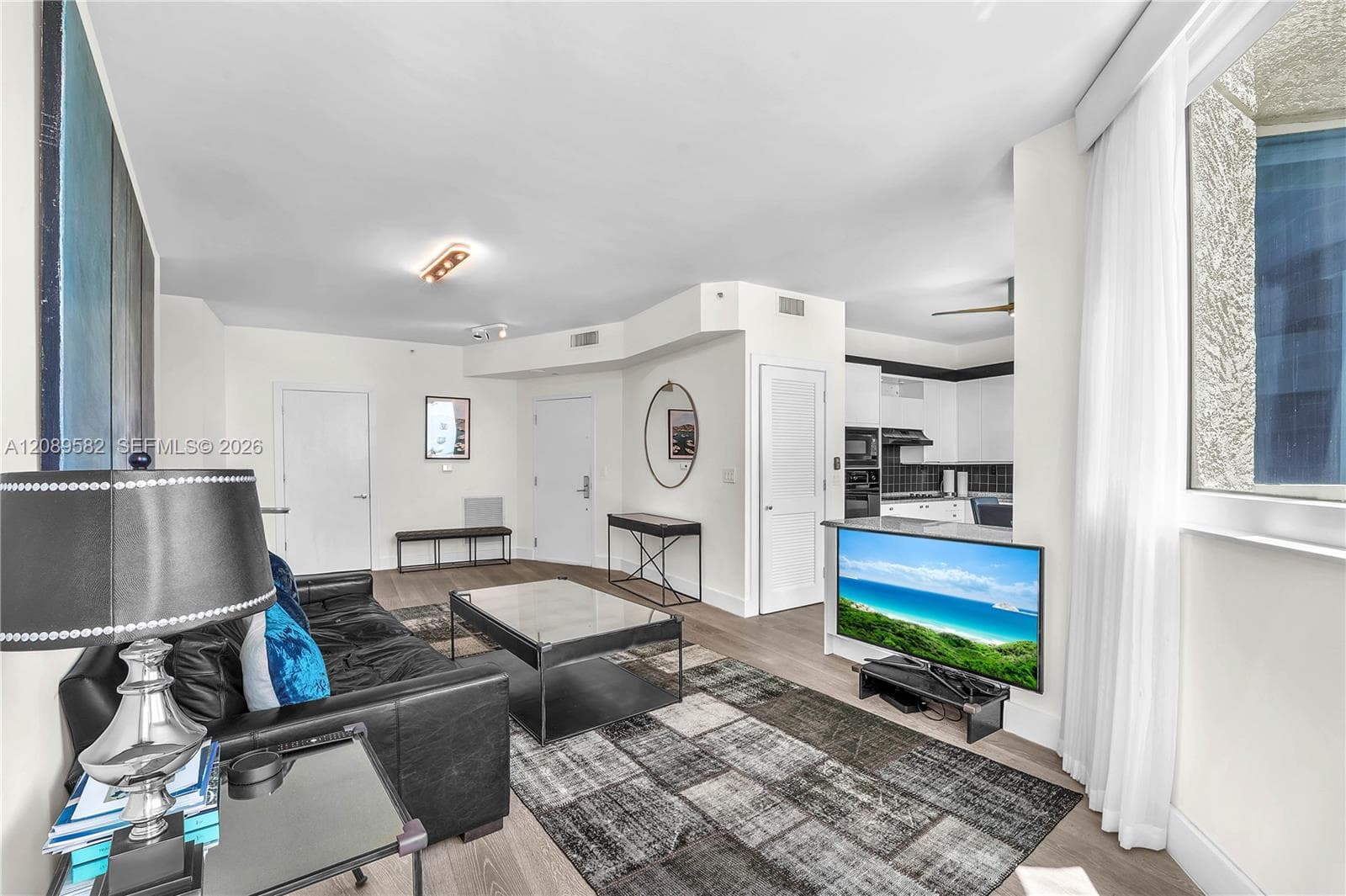 300 S Pointe Dr # 809, Miami Beach FL 33139
