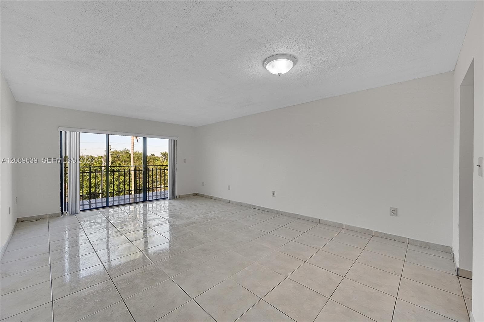 650 NE 149th St # 406A, Miami FL 33161