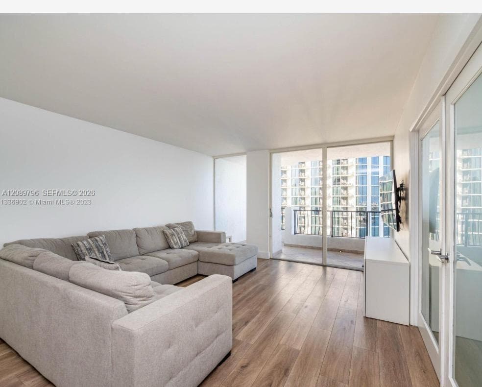 555 NE 15th St # 26E, Miami FL 33132