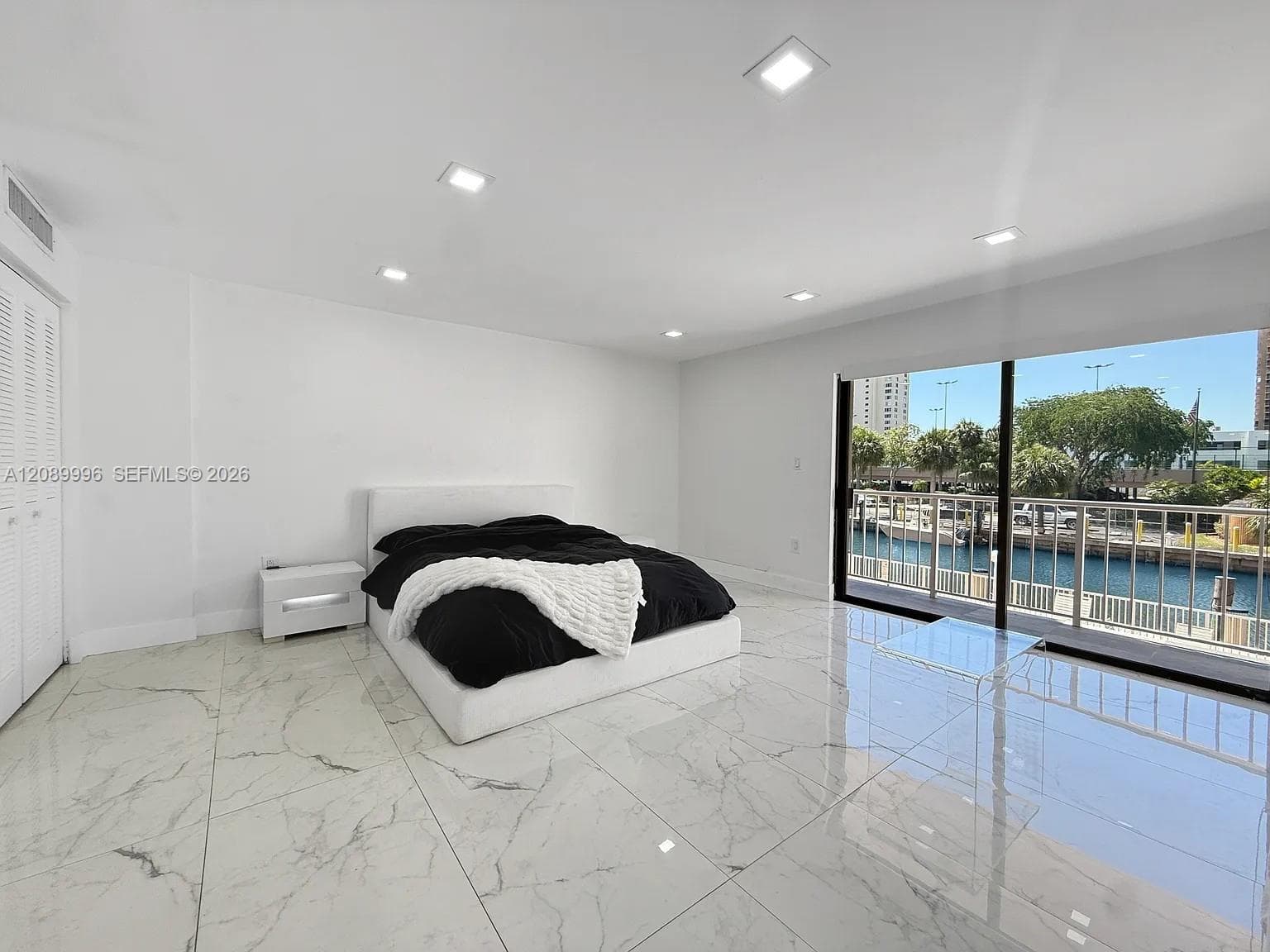 1650 NE 115th St # 207, Miami FL 33181