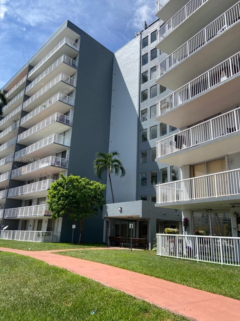 1800 NW 24th Ave # 614, Miami FL 33125