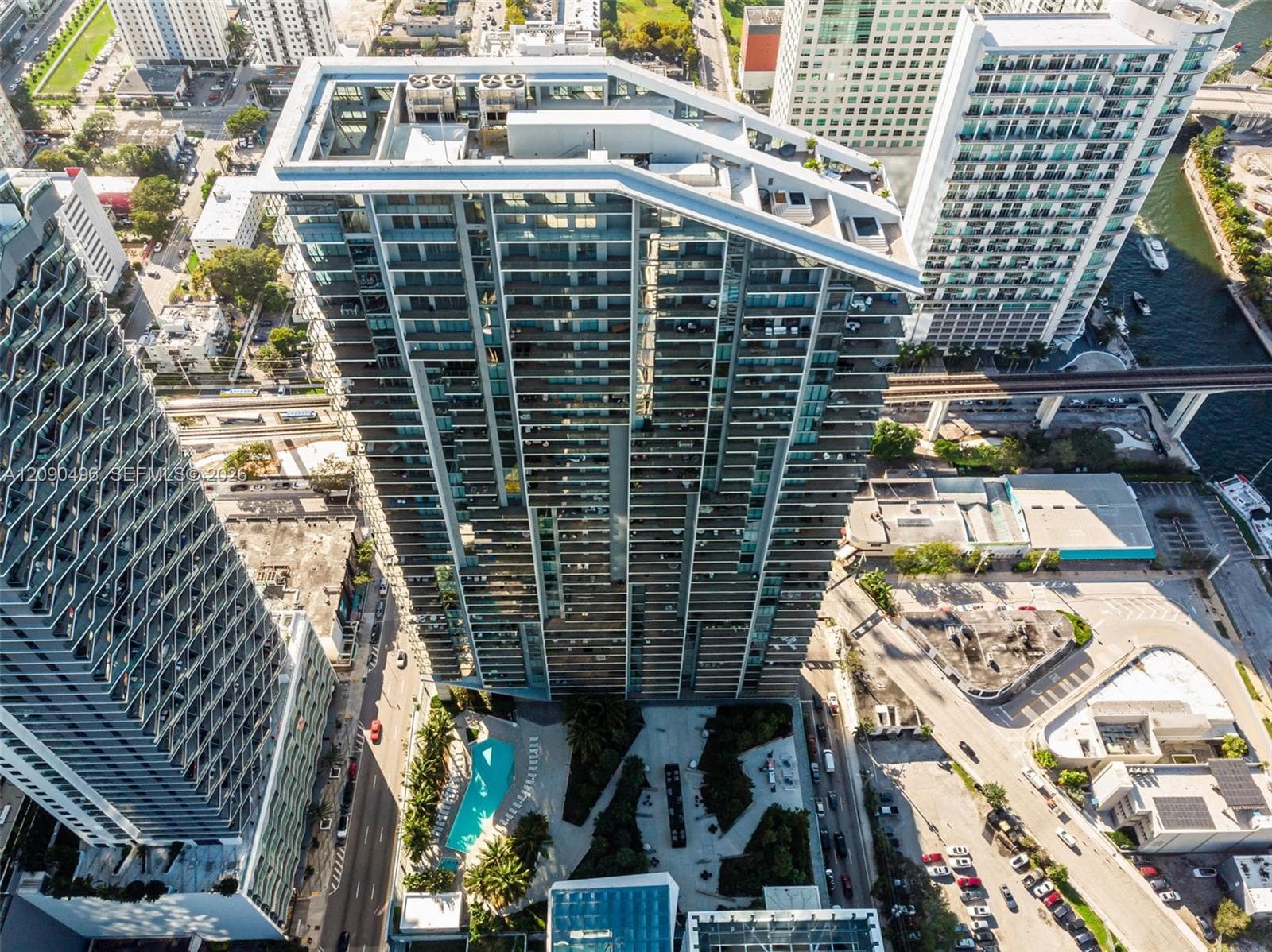 88 SW 7th St # 1901, Miami FL 33130