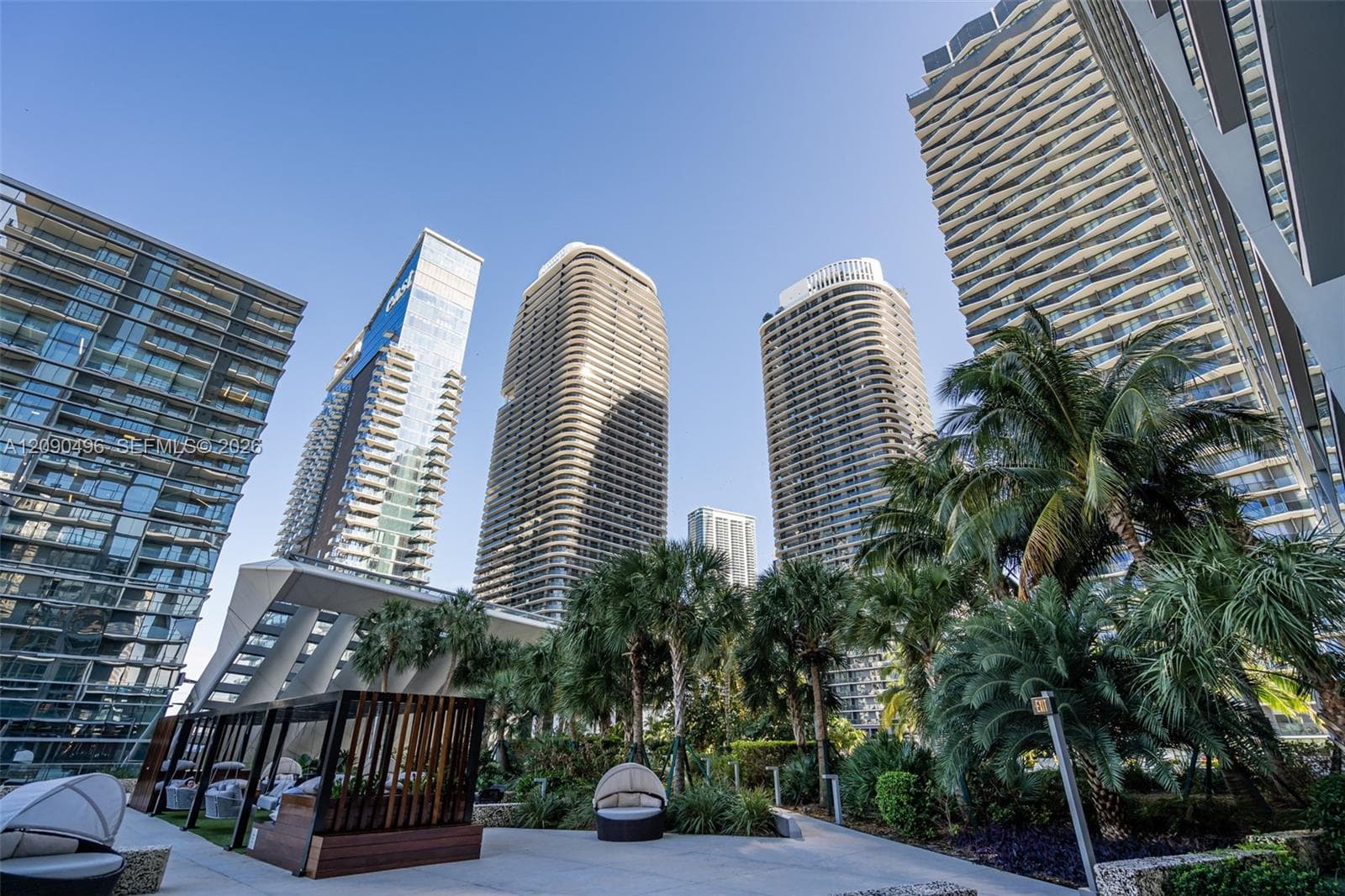 88 SW 7th St # 1901, Miami FL 33130