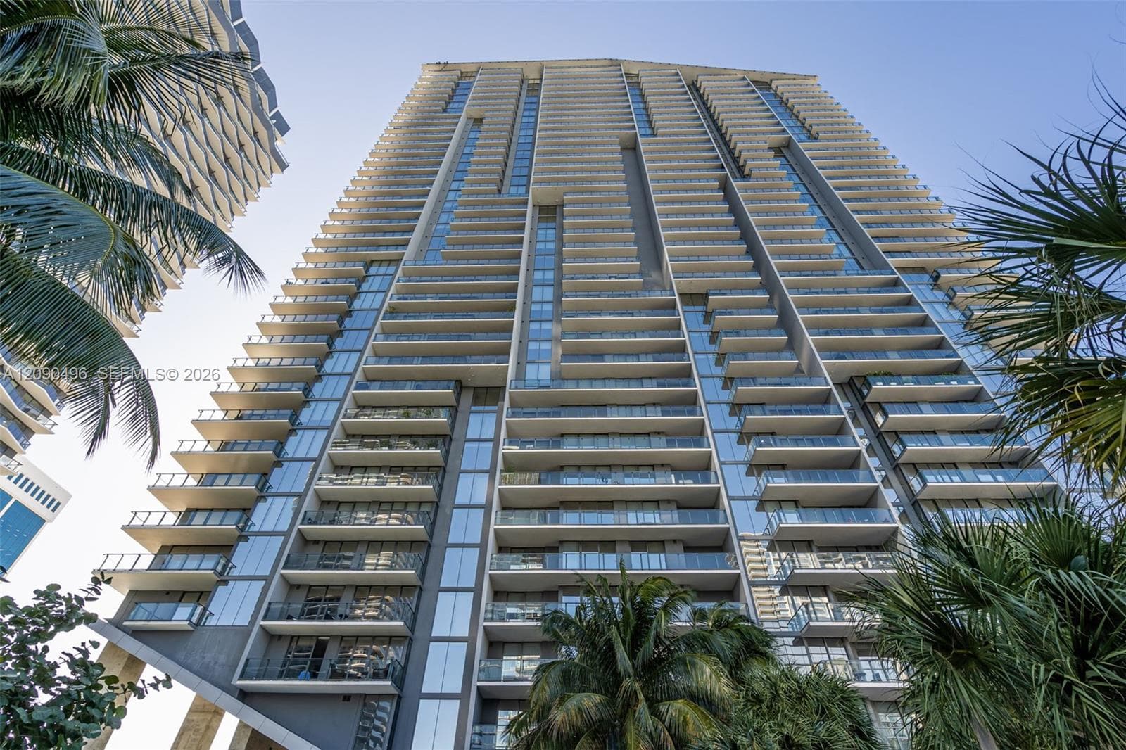 88 SW 7th St # 1901, Miami FL 33130
