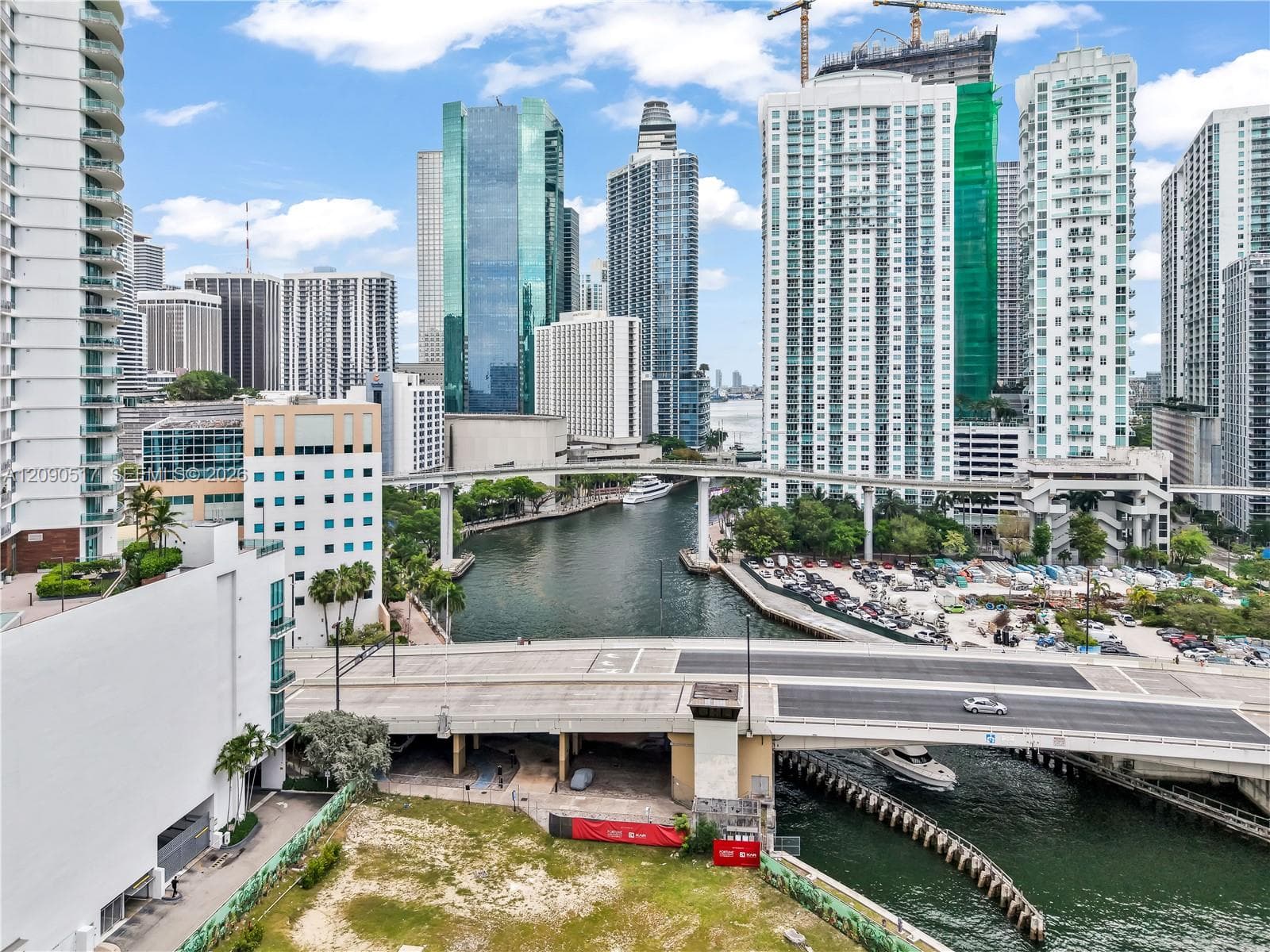 90 SW 3rd St # 308, Miami FL 33130