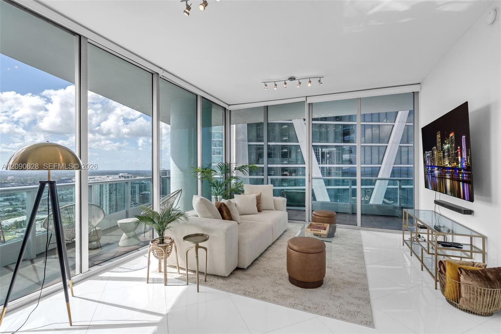 900 Biscayne Blvd # 4412, Miami FL 33132