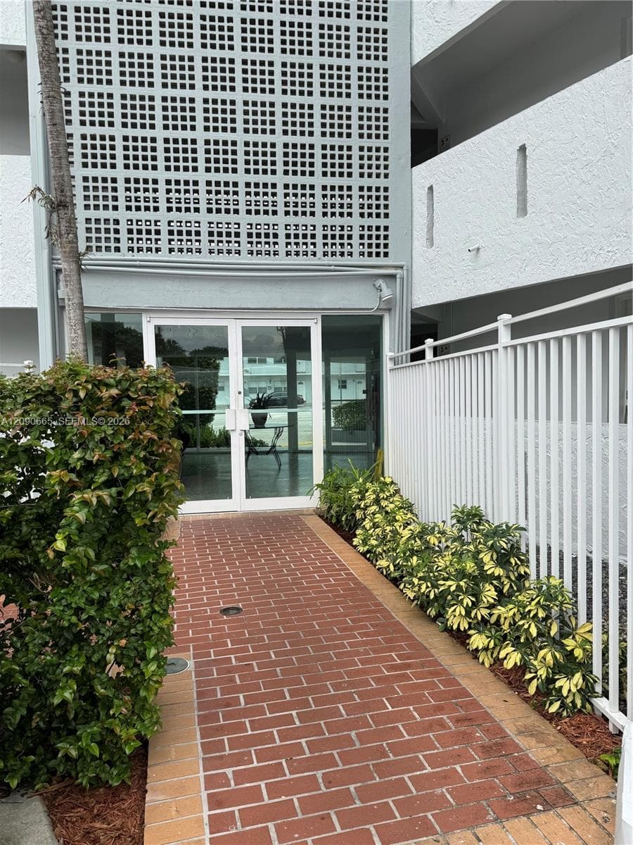 2690 SW 22nd Ave # 504, Miami FL 33133