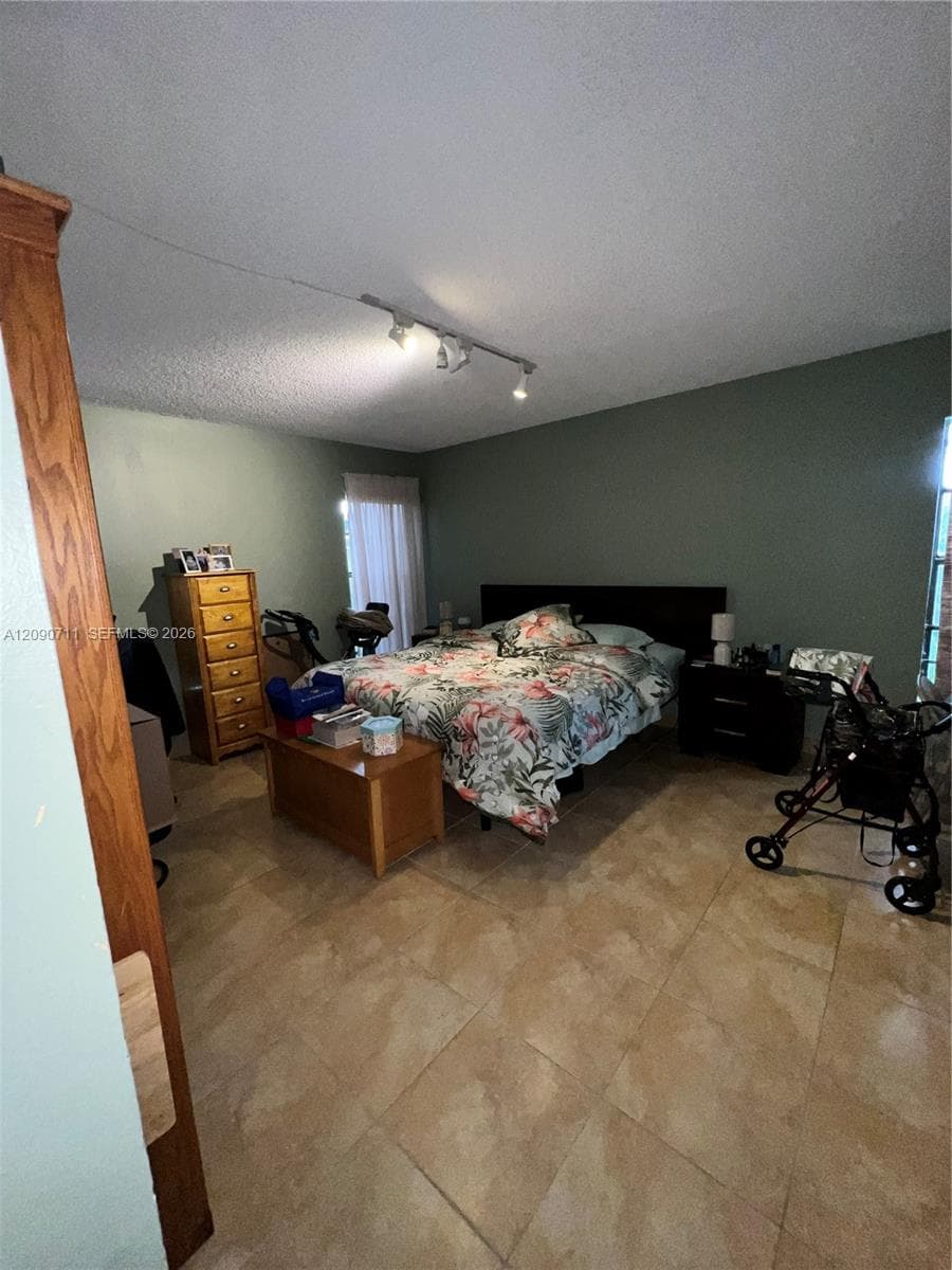 13870 SW 62nd St # 310, Miami FL 33183