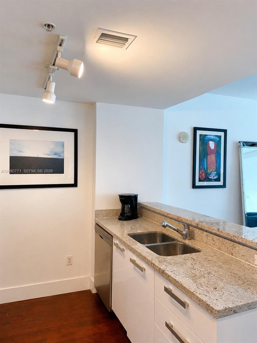 601 NE 36th St # 3105, Miami FL 33137
