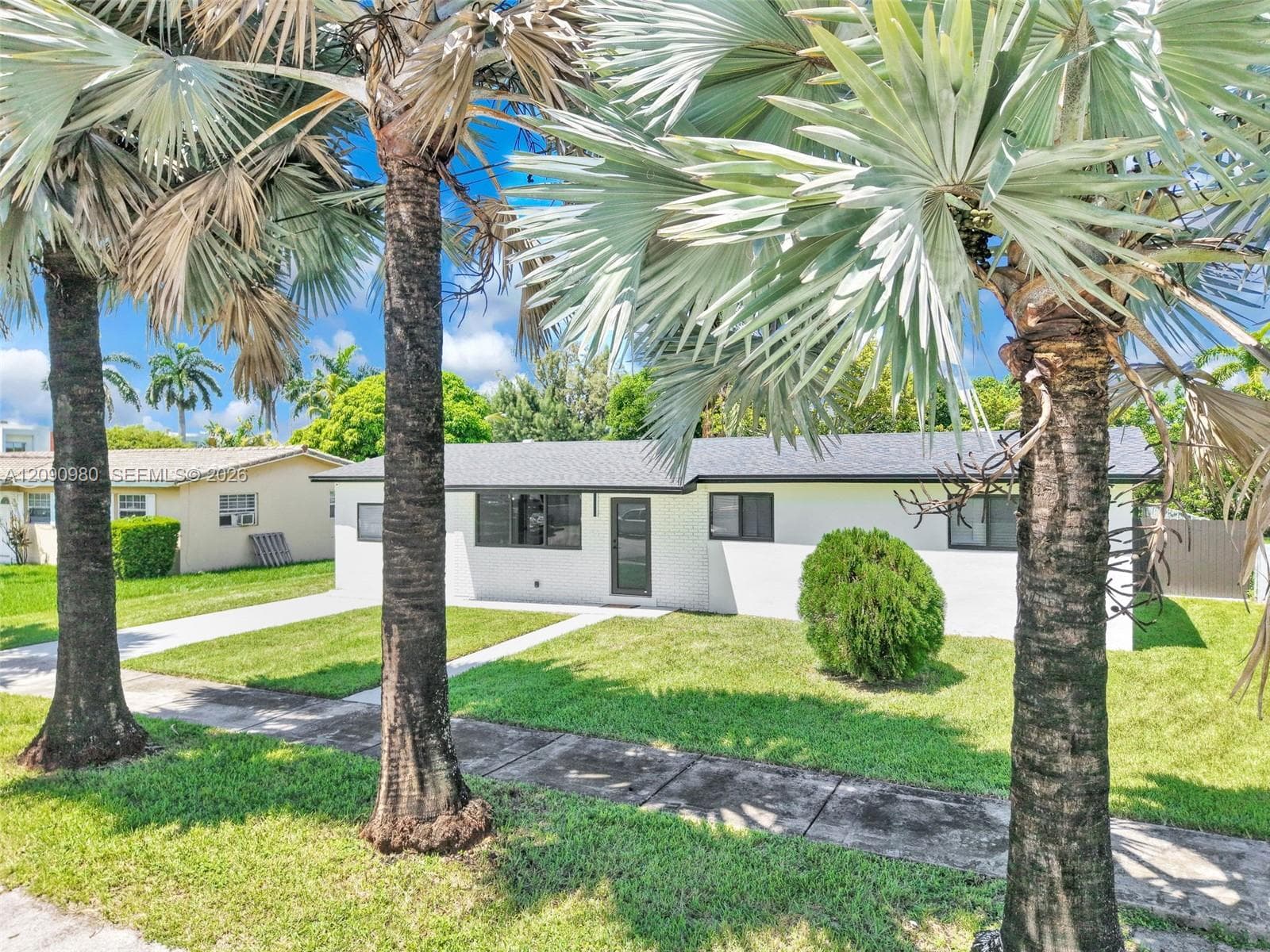 51 NW 161st St, Miami FL 33169