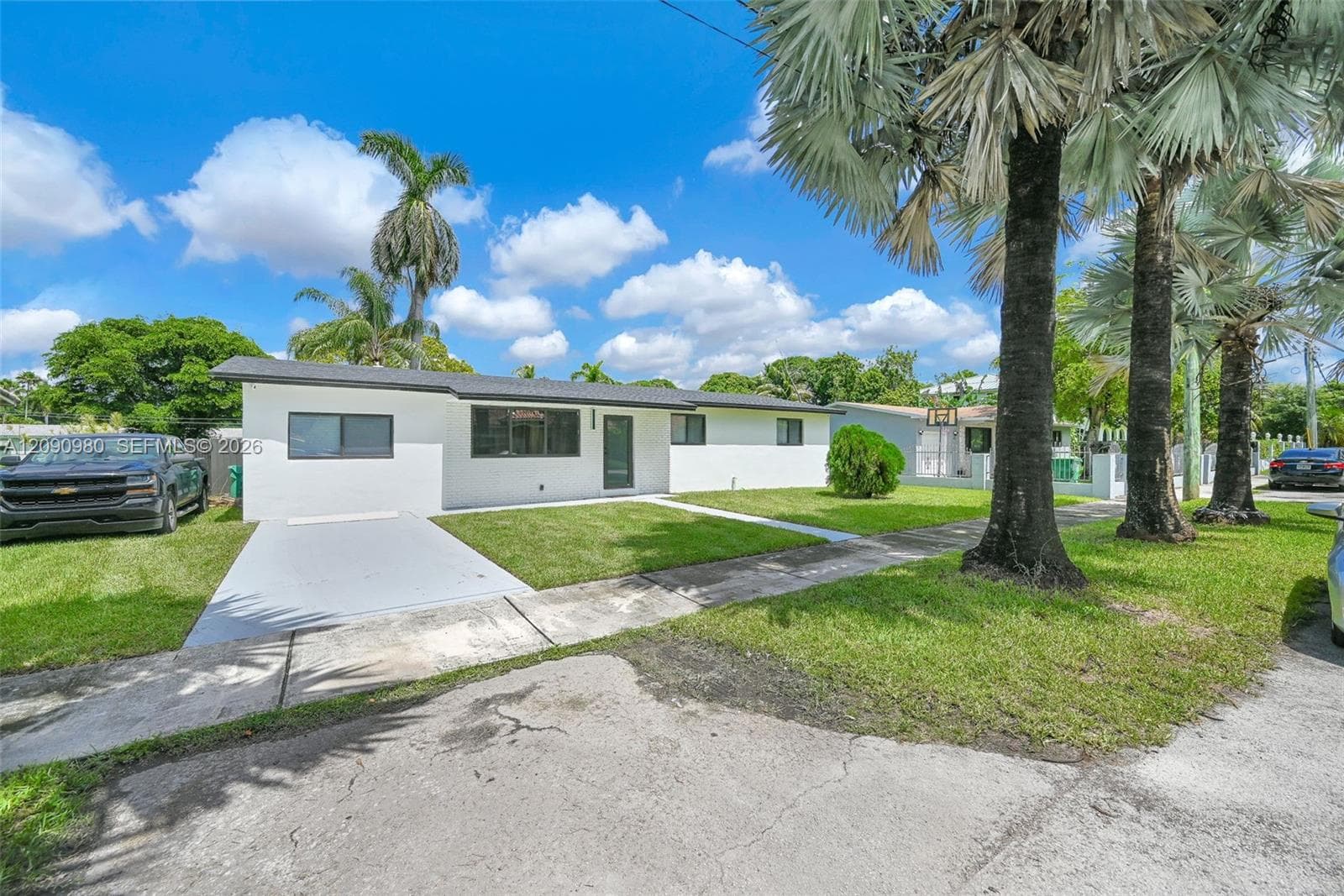 51 NW 161st St, Miami FL 33169