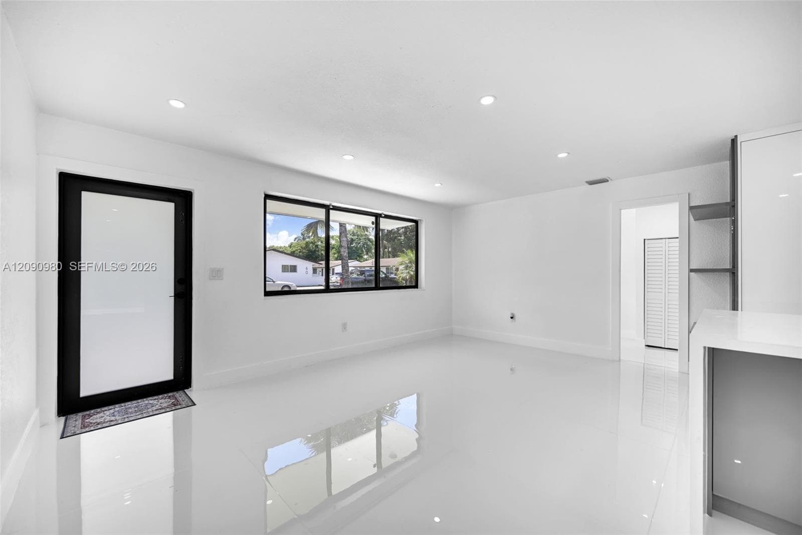 51 NW 161st St, Miami FL 33169