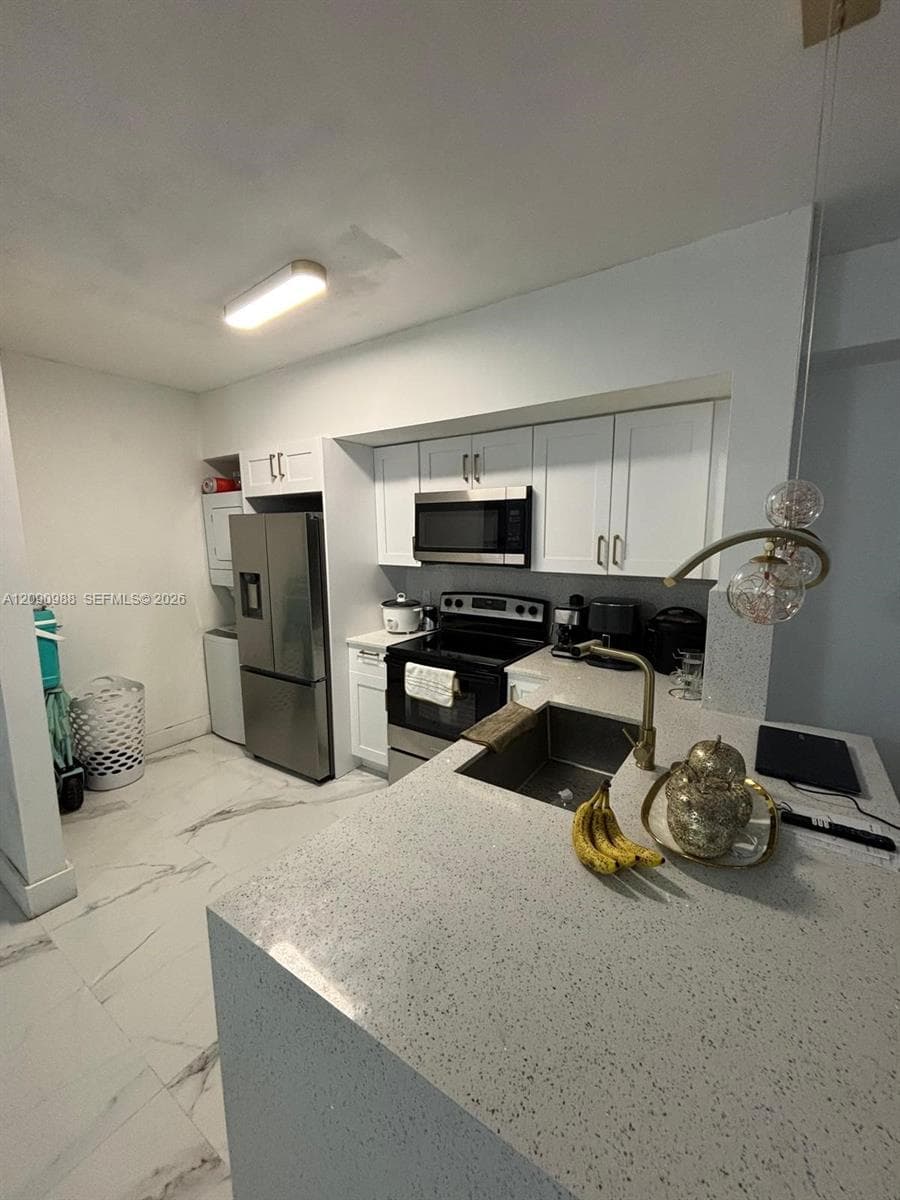 5077 NW 7th St # 912, Miami FL 33126