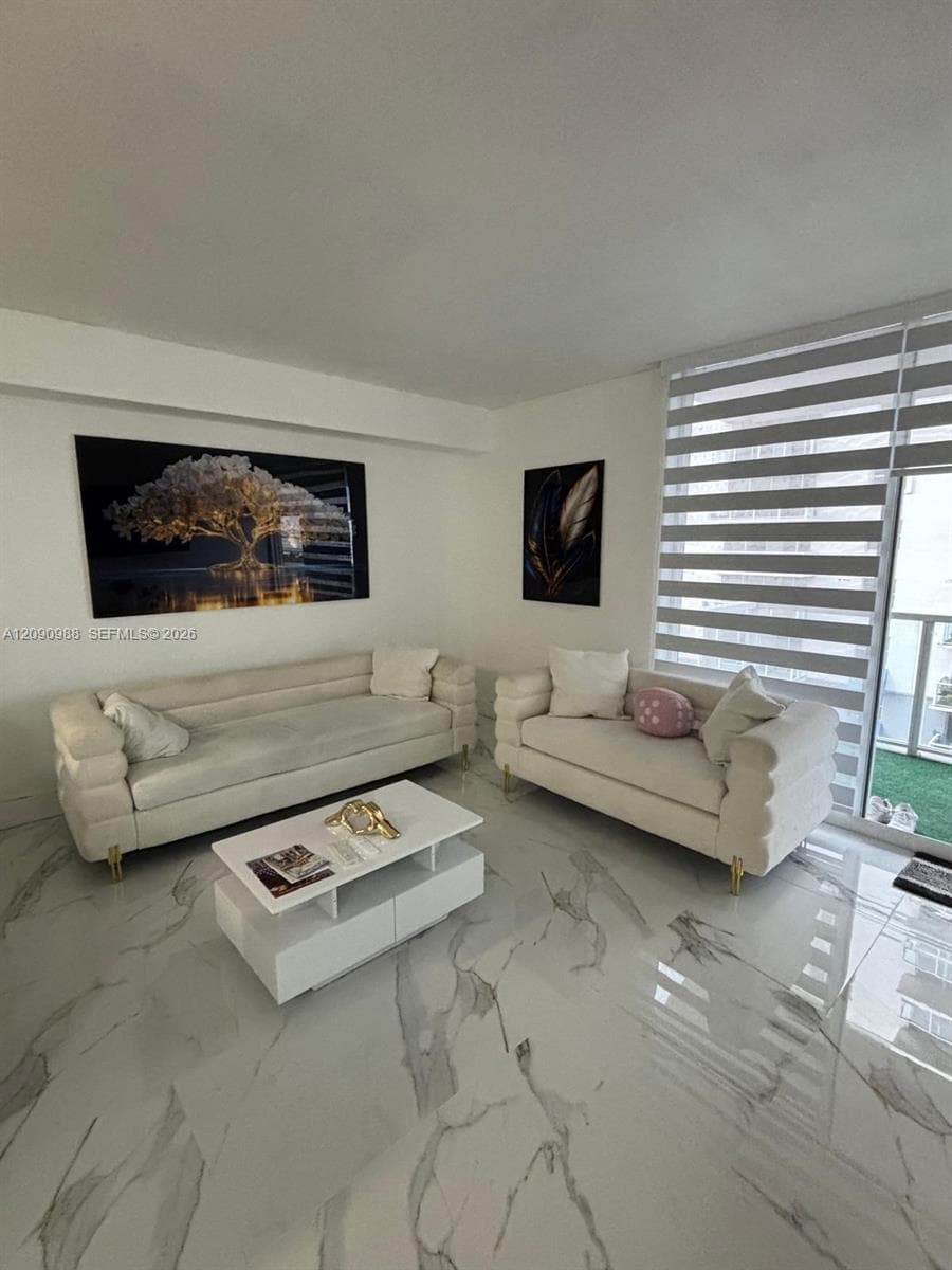 5077 NW 7th St # 912, Miami FL 33126