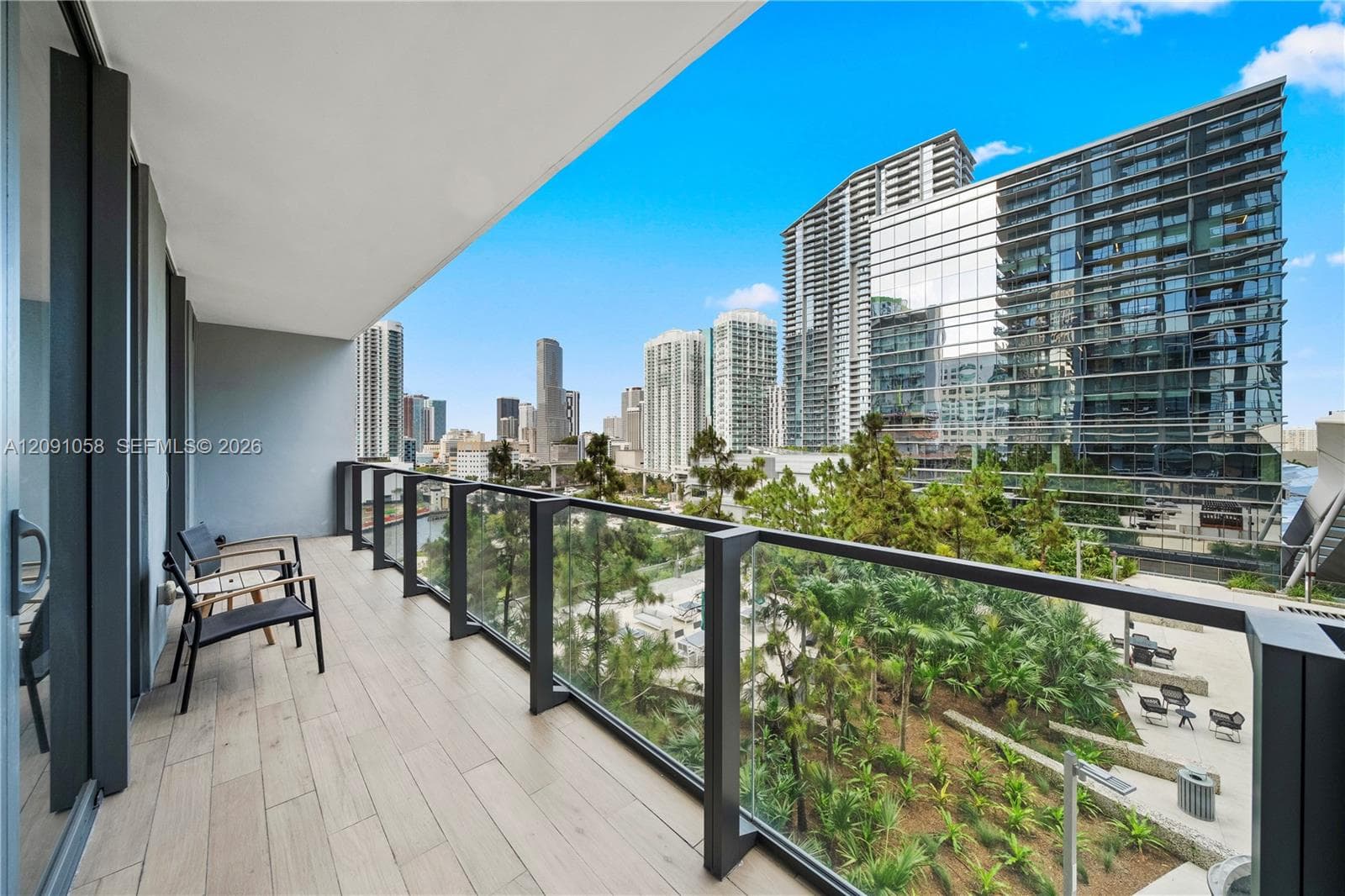 88 SW 7th St # 809, Miami FL 33130