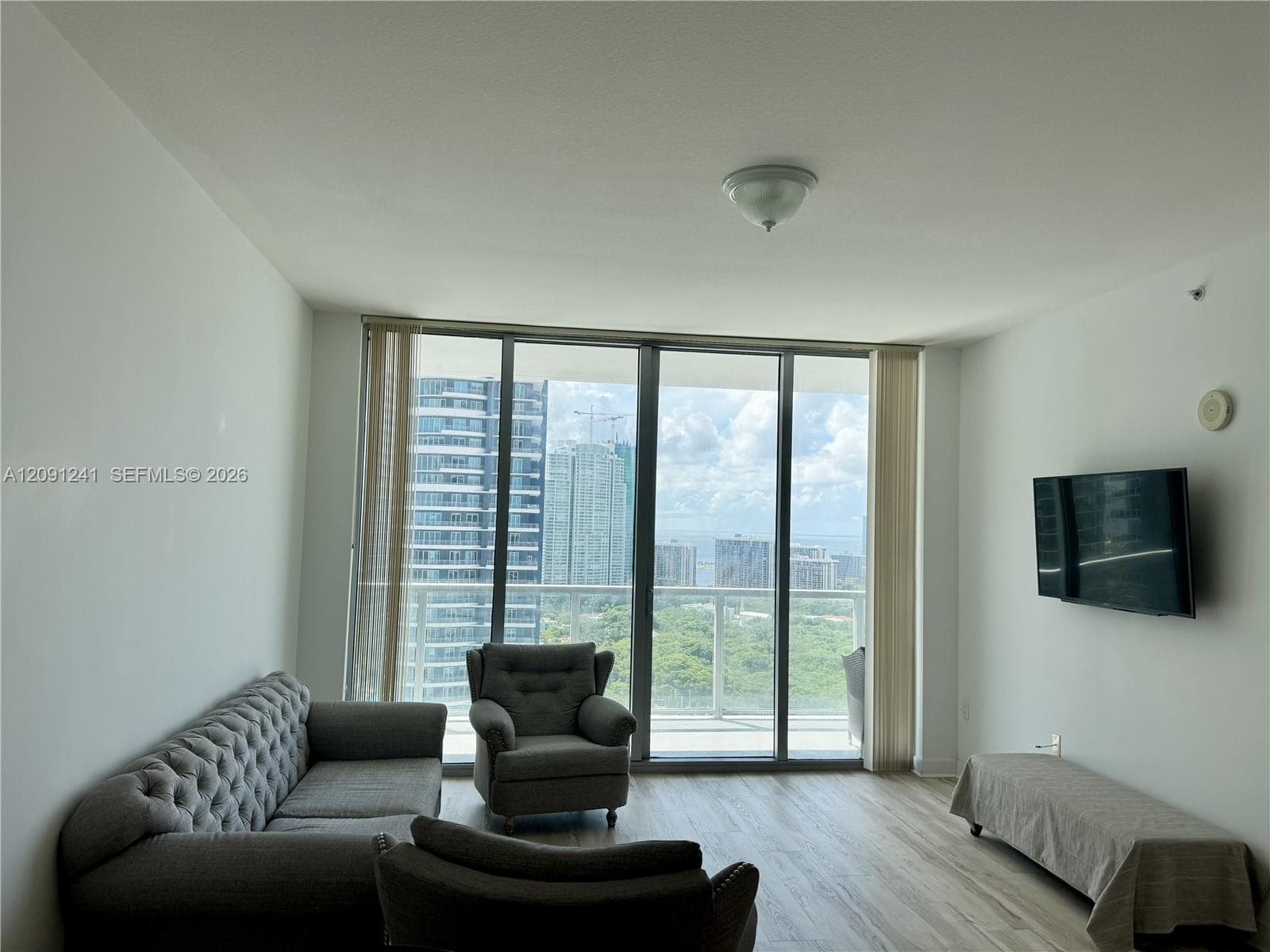 79 SW 12th St # 3005, Miami FL 33130
