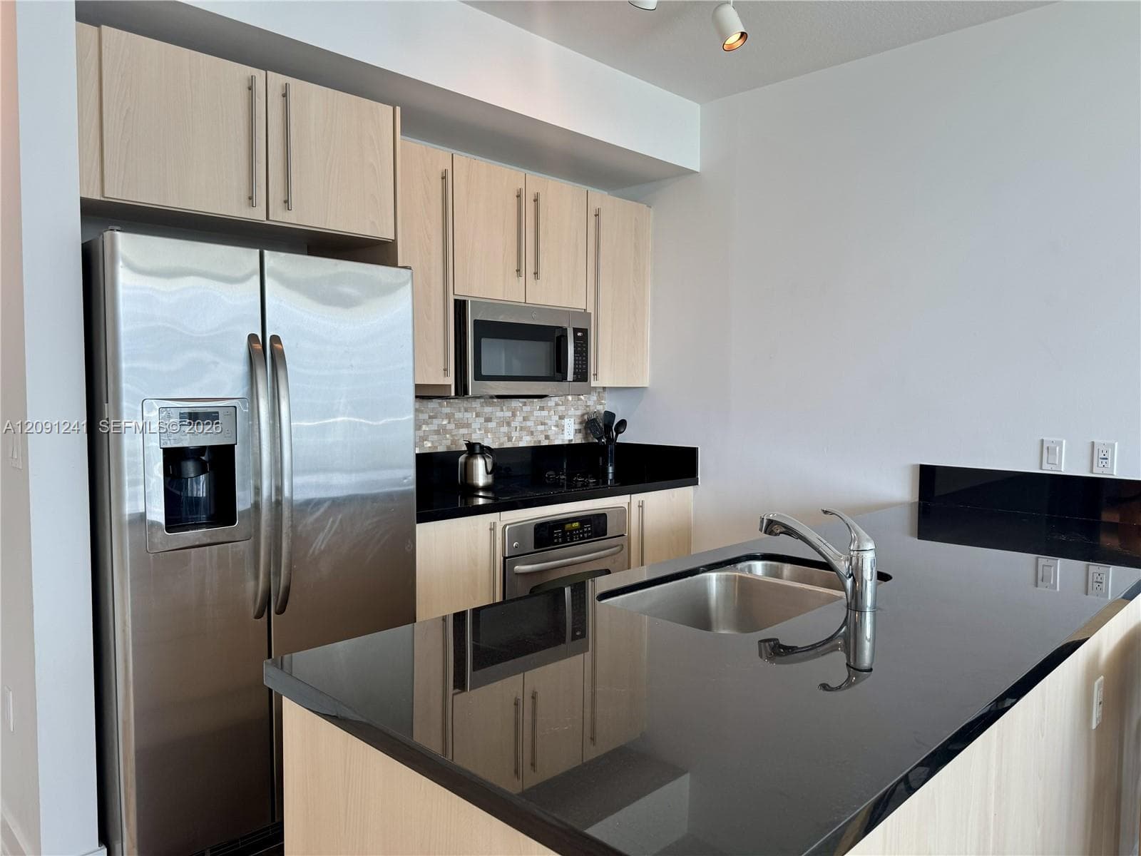 79 SW 12th St # 3005, Miami FL 33130