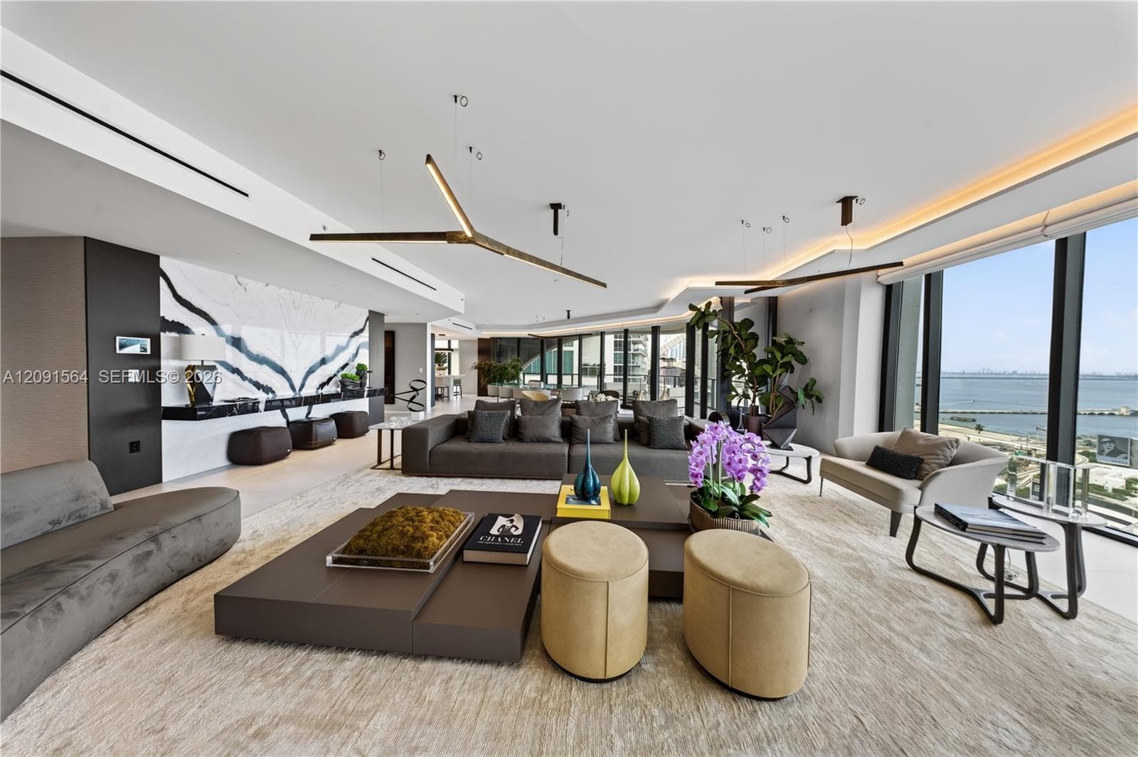 1000 NE Biscayne Blvd # 2202, Miami FL 33132