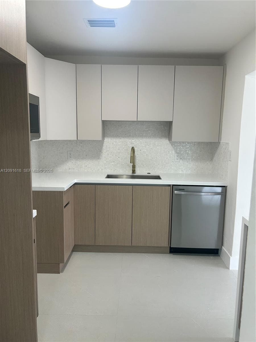 9230 SW 41st St, Miami FL 33165