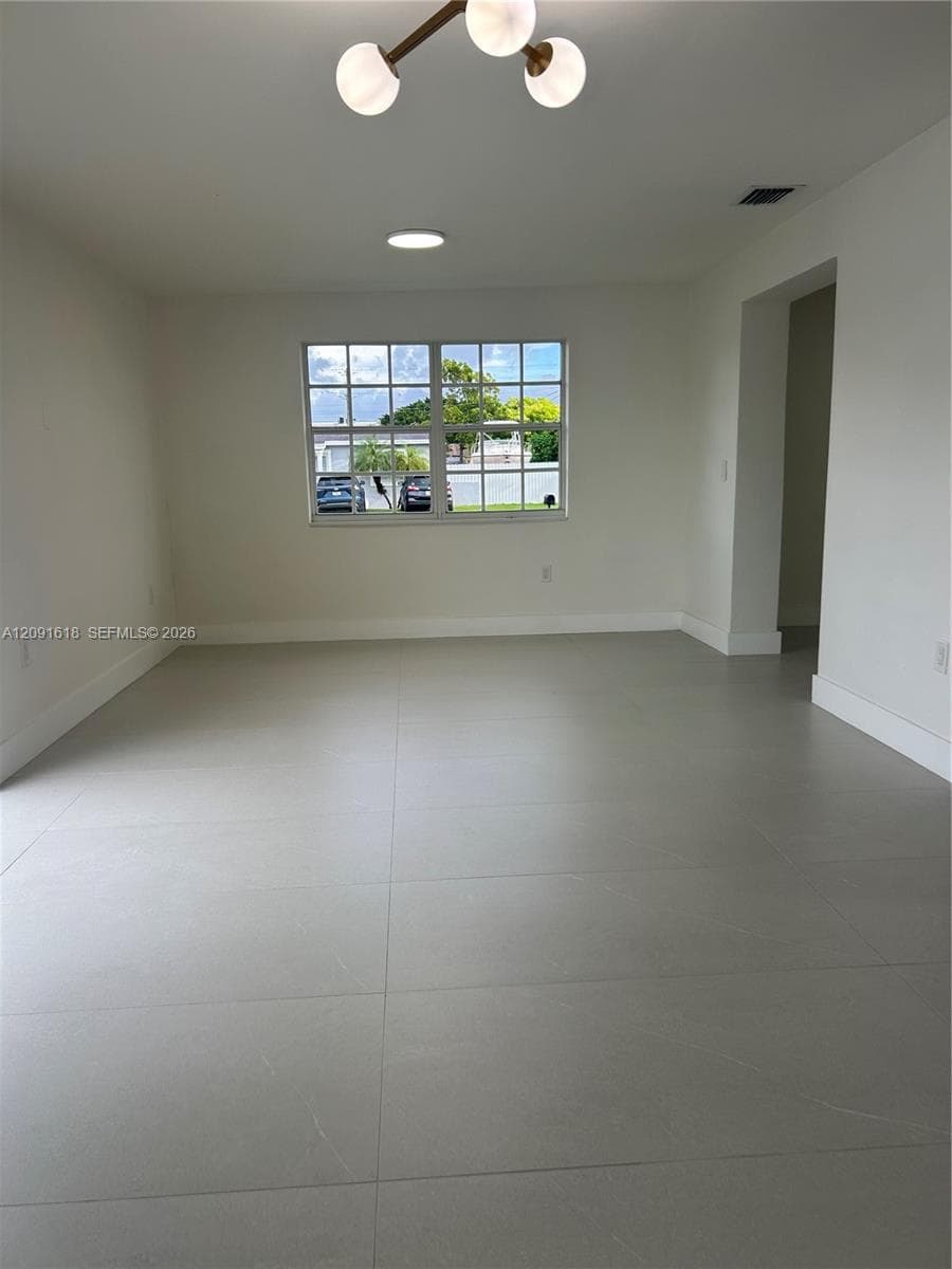 9230 SW 41st St, Miami FL 33165