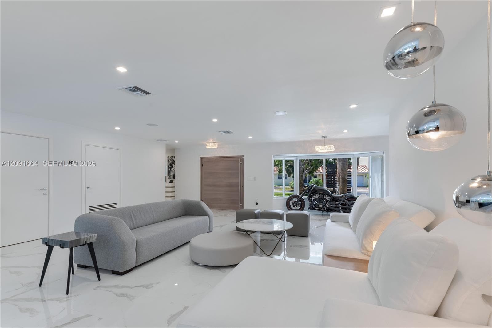 20501 NE 22nd Pl, Miami FL 33180