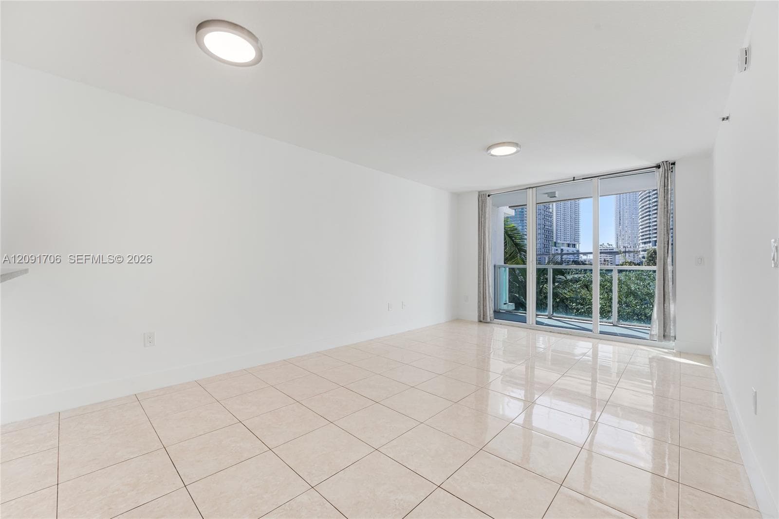 31 SE 5th St # 409, Miami FL 33131