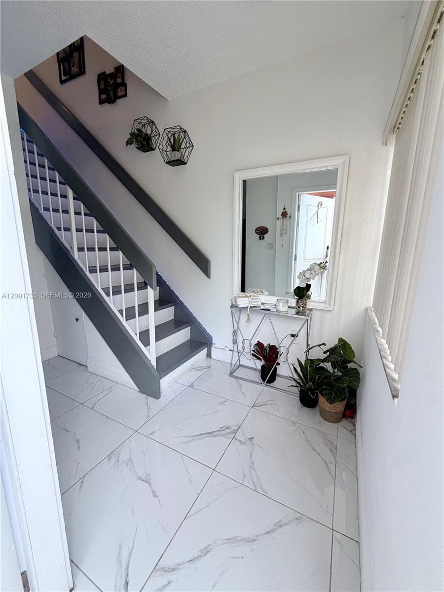 270 NW 71st Ave # 4, Miami FL 33126