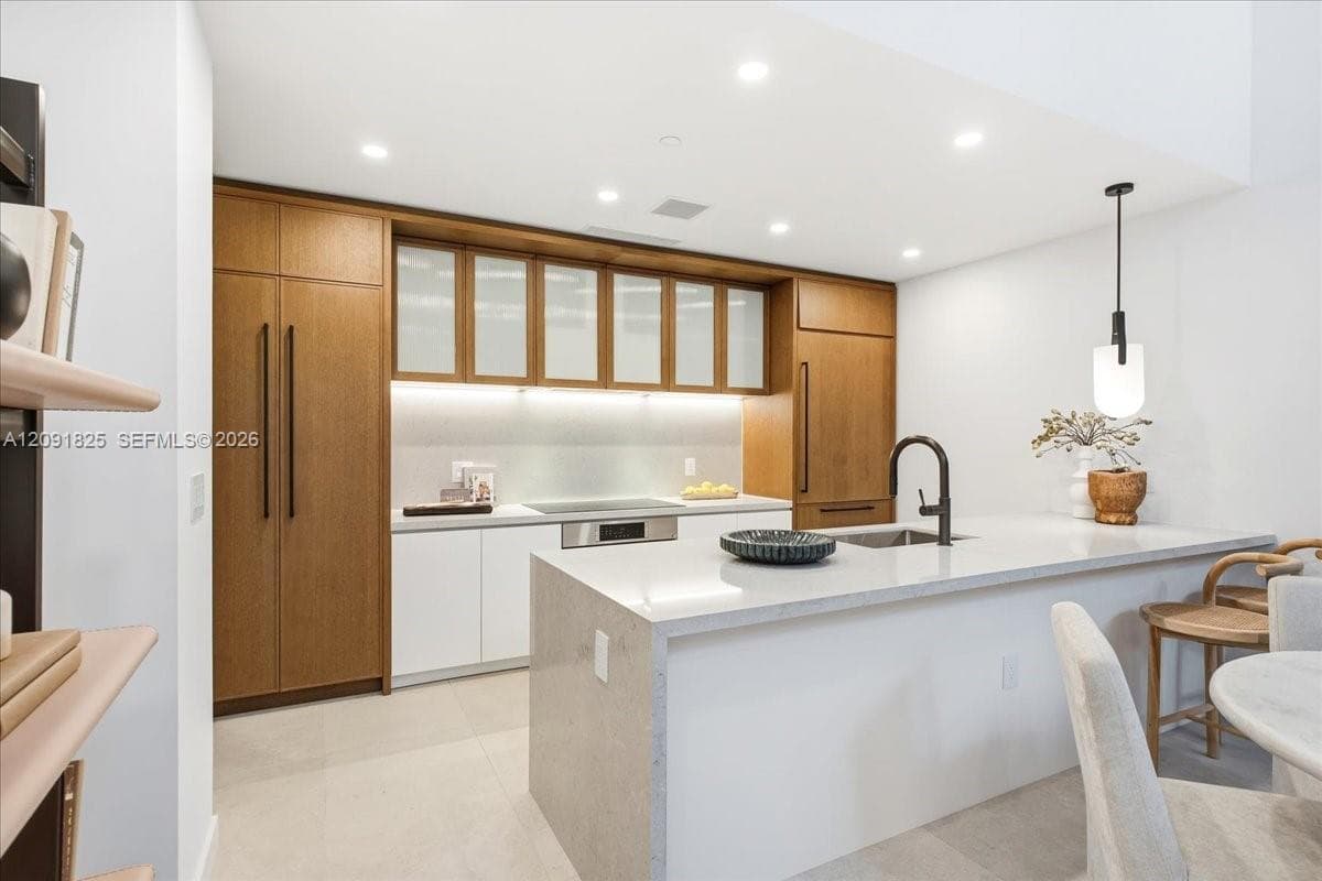 2200 Brickell Ave, Miami FL 33129