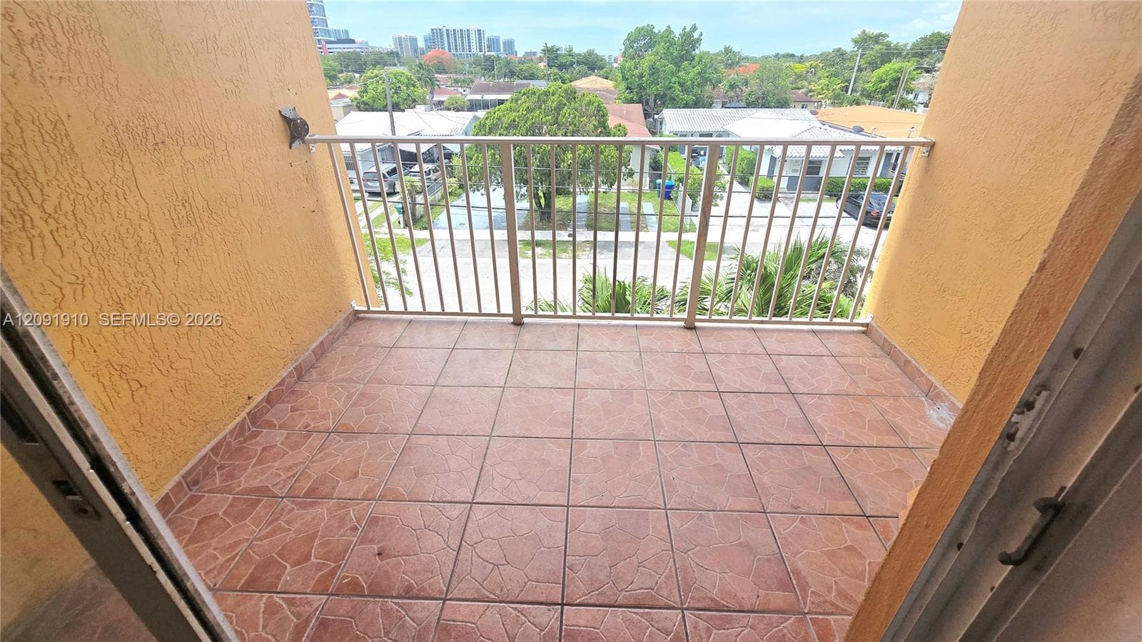 2441 SW 31st Ave # 207, Miami FL 33145