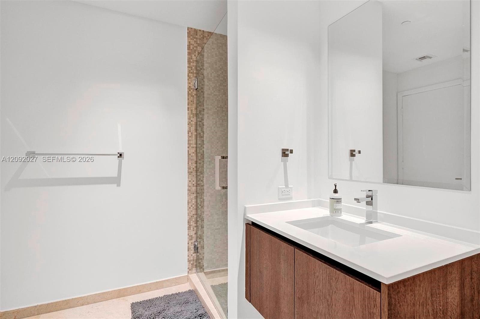 88 SW 7th St # 910, Miami FL 33130