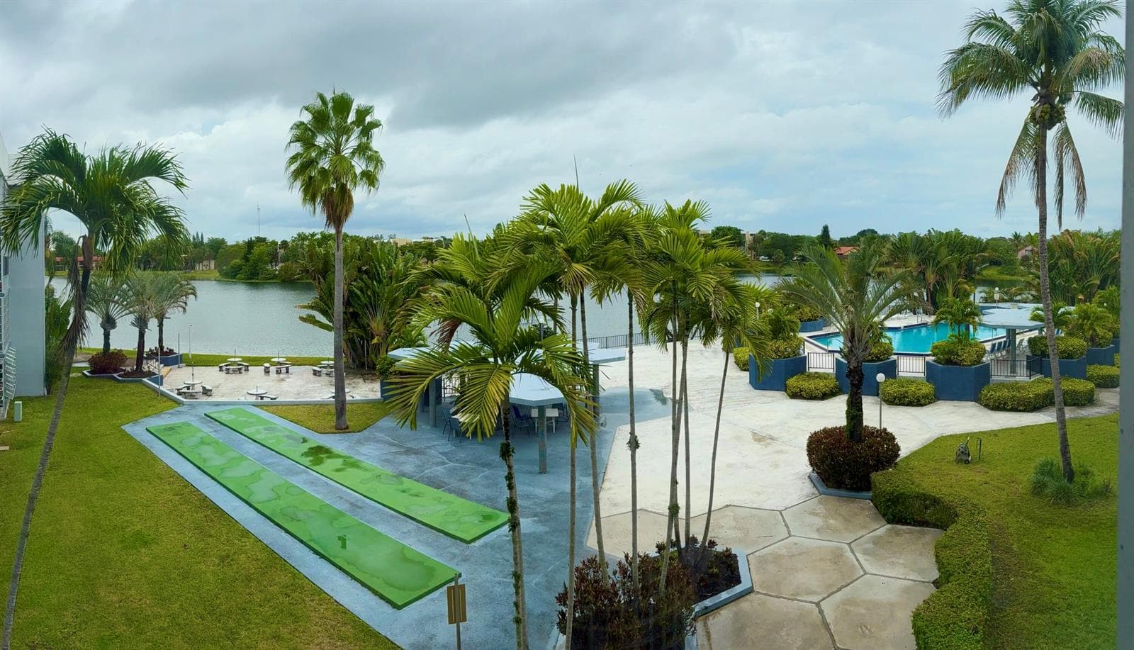 879 NE 195th Street Apt 227, Miami FL 33179