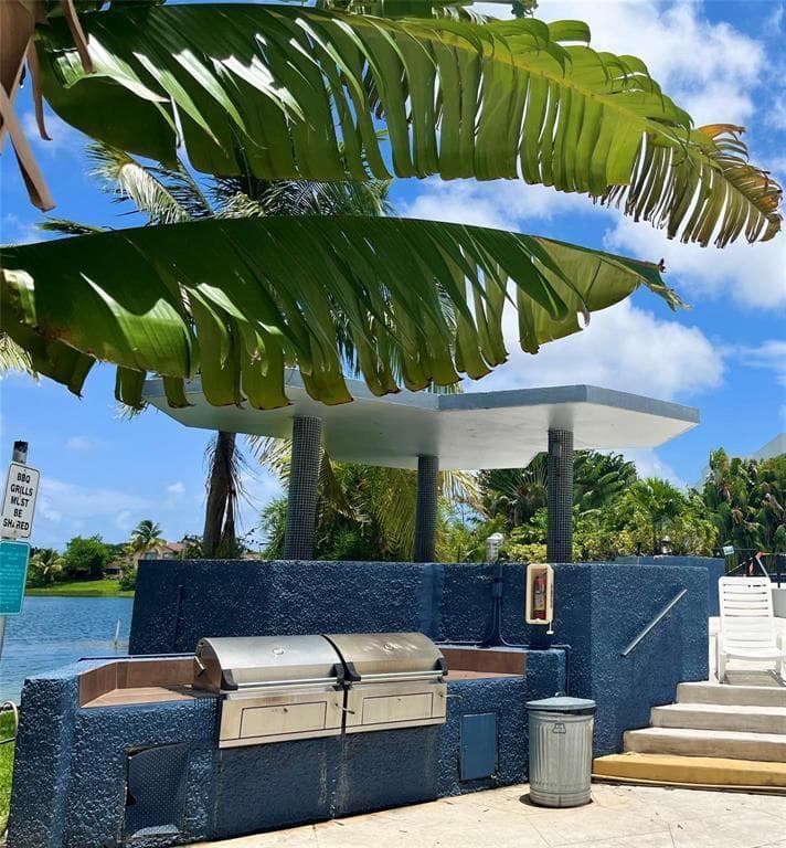 879 NE 195th Street Apt 227, Miami FL 33179