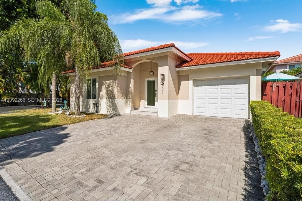 5771 NW 98th Ct, Doral FL 33178