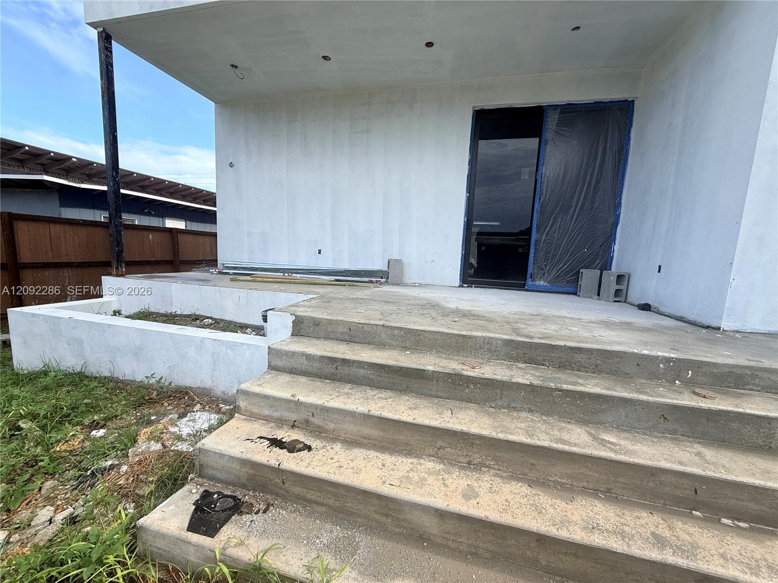 3075 NW 17th St, Miami FL 33125