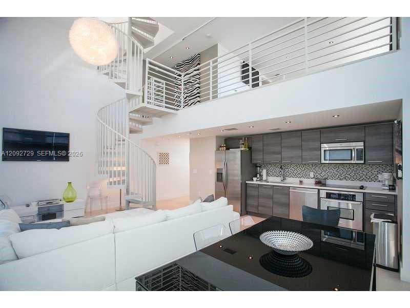 421 Meridian Ave # 21, Miami Beach FL 33139