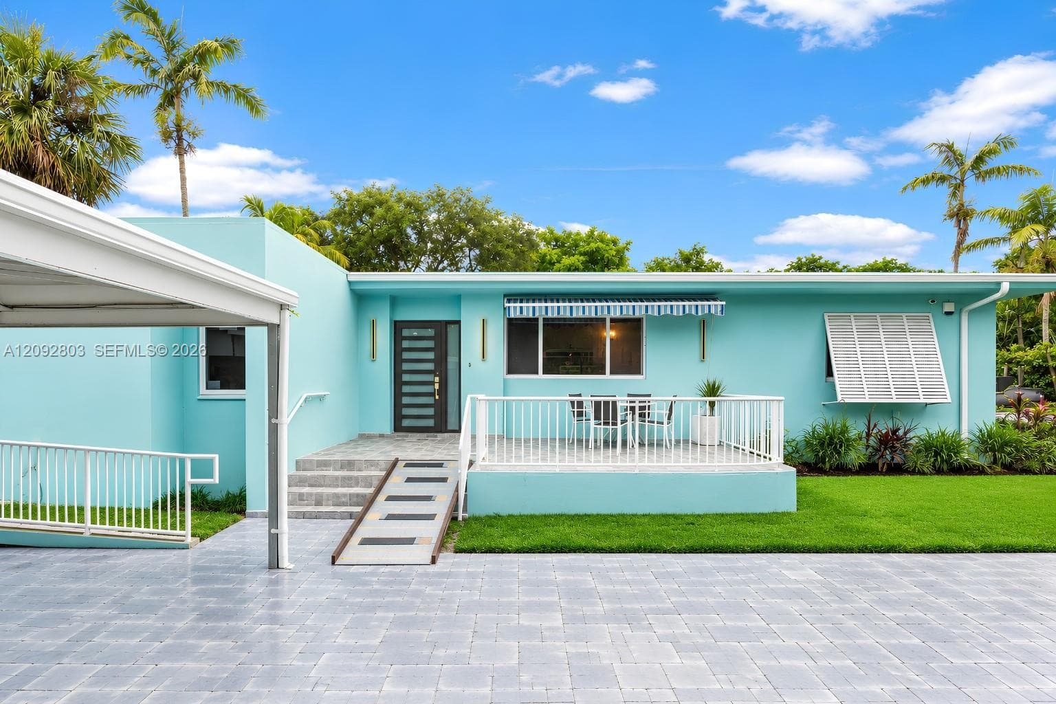 405 NE 150th St, Miami FL 33161