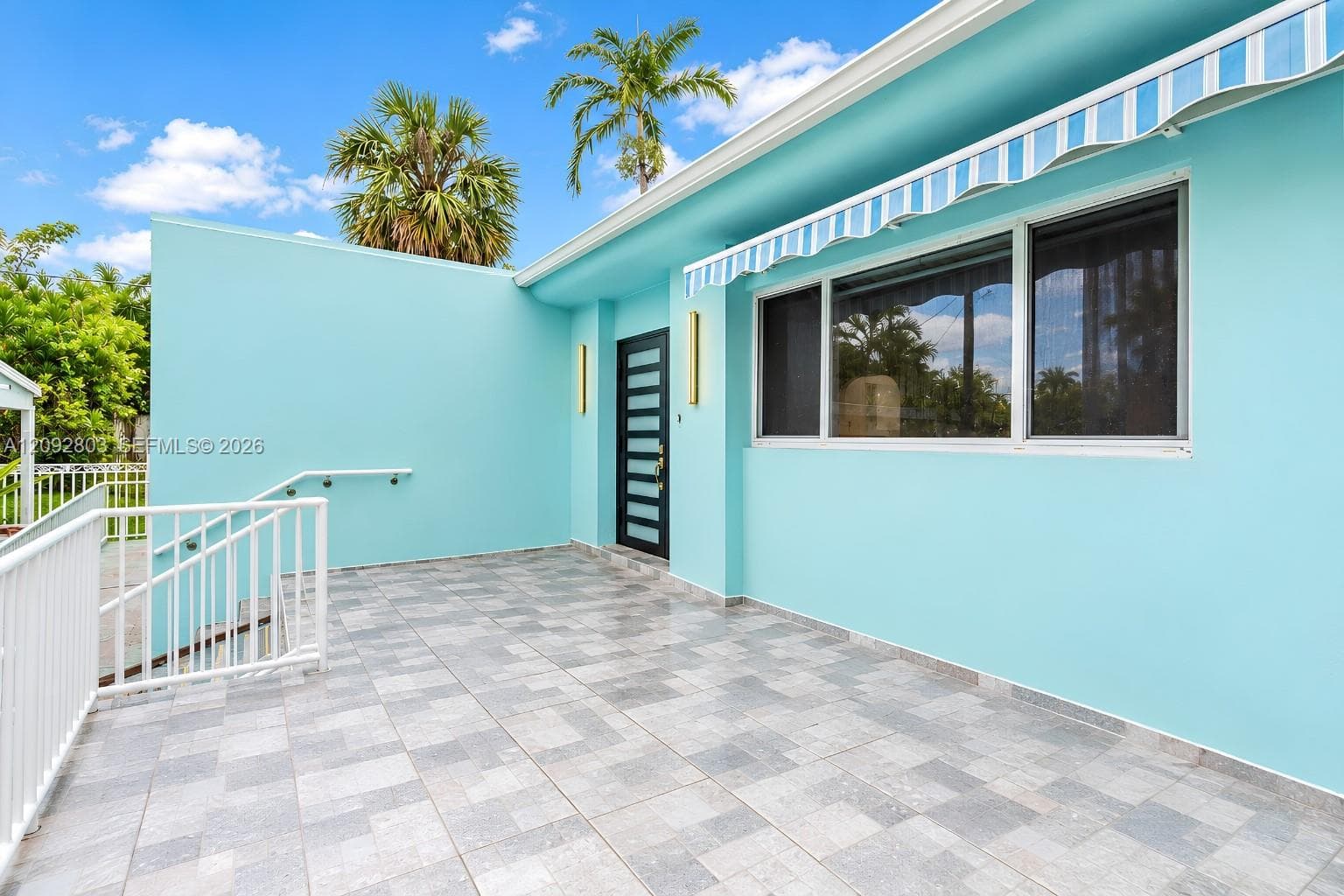 405 NE 150th St, Miami FL 33161