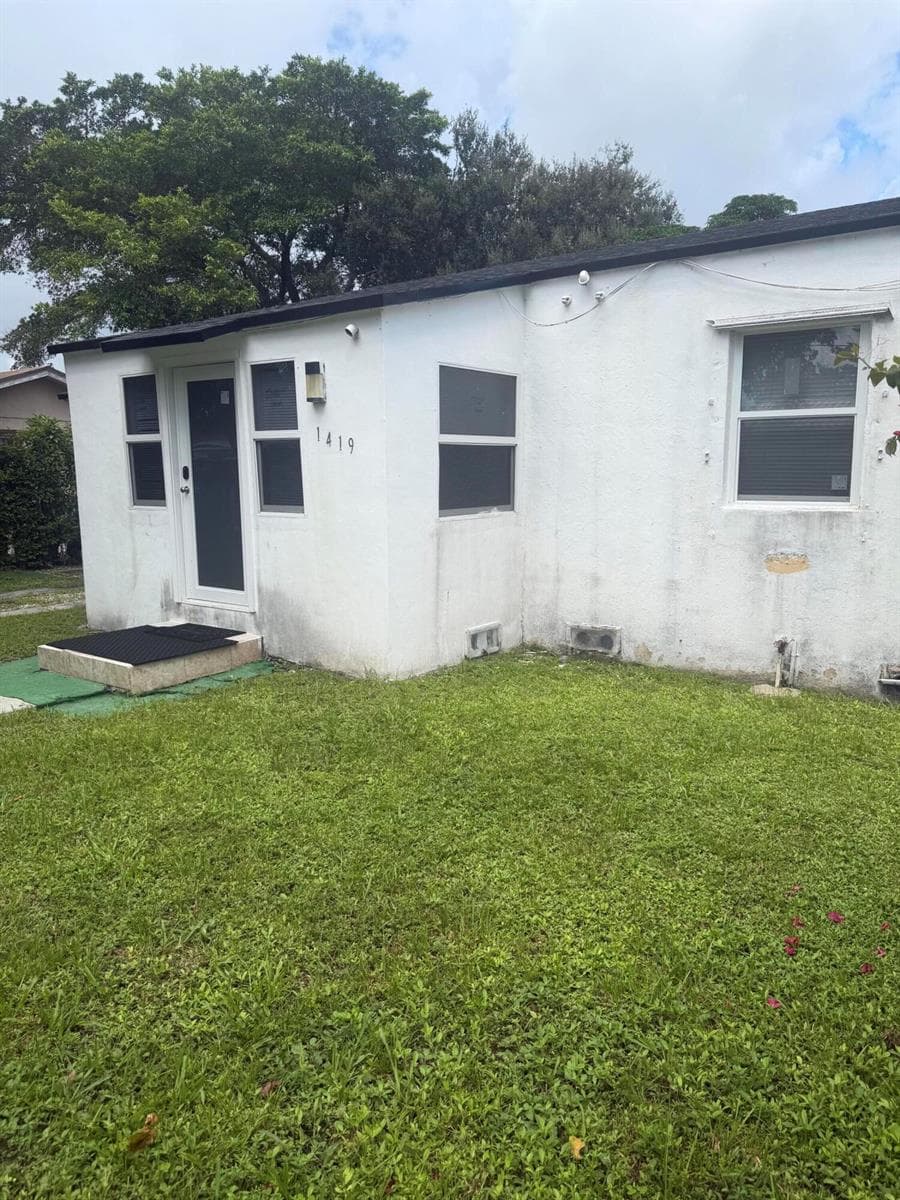 1419 NW 44TH Street # 1, Miami FL 33142