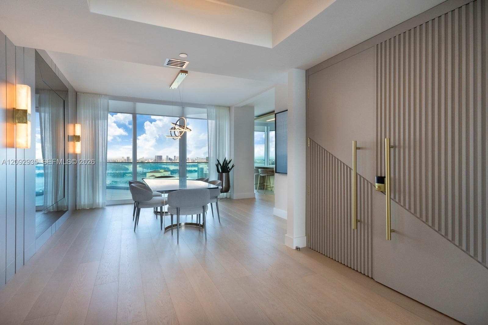 300 S Pointe Dr # 4206, Miami Beach FL 33139