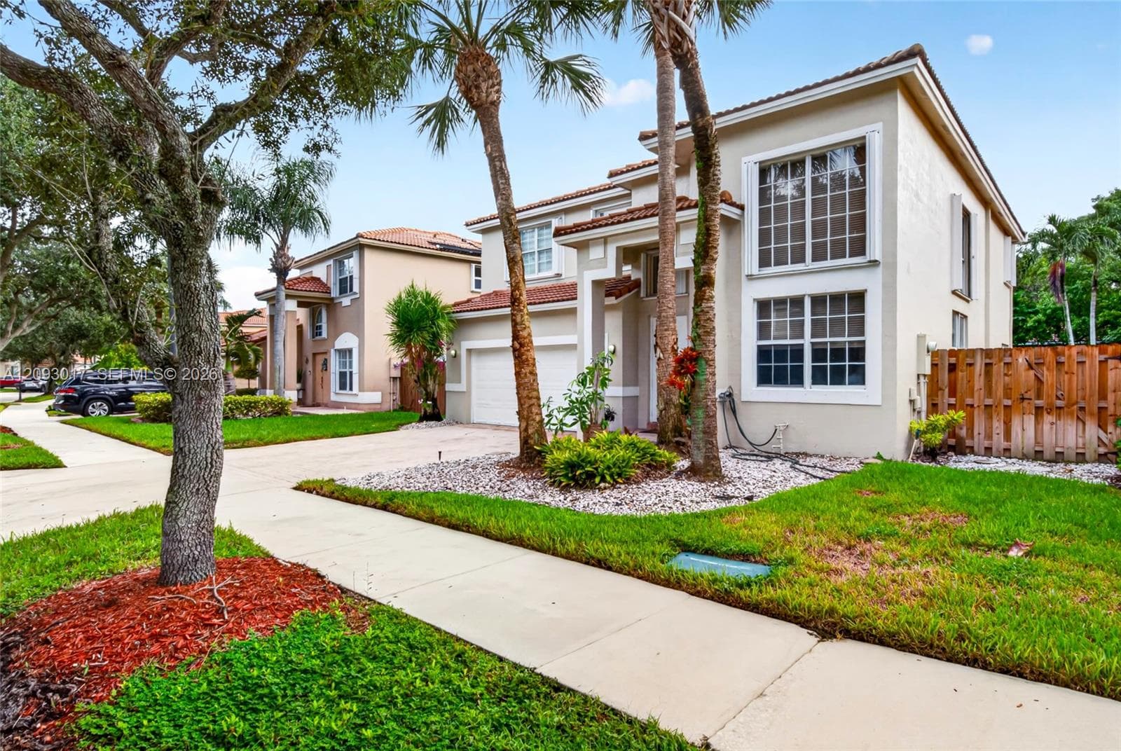 16424 Sapphire Pl, Weston FL 33331