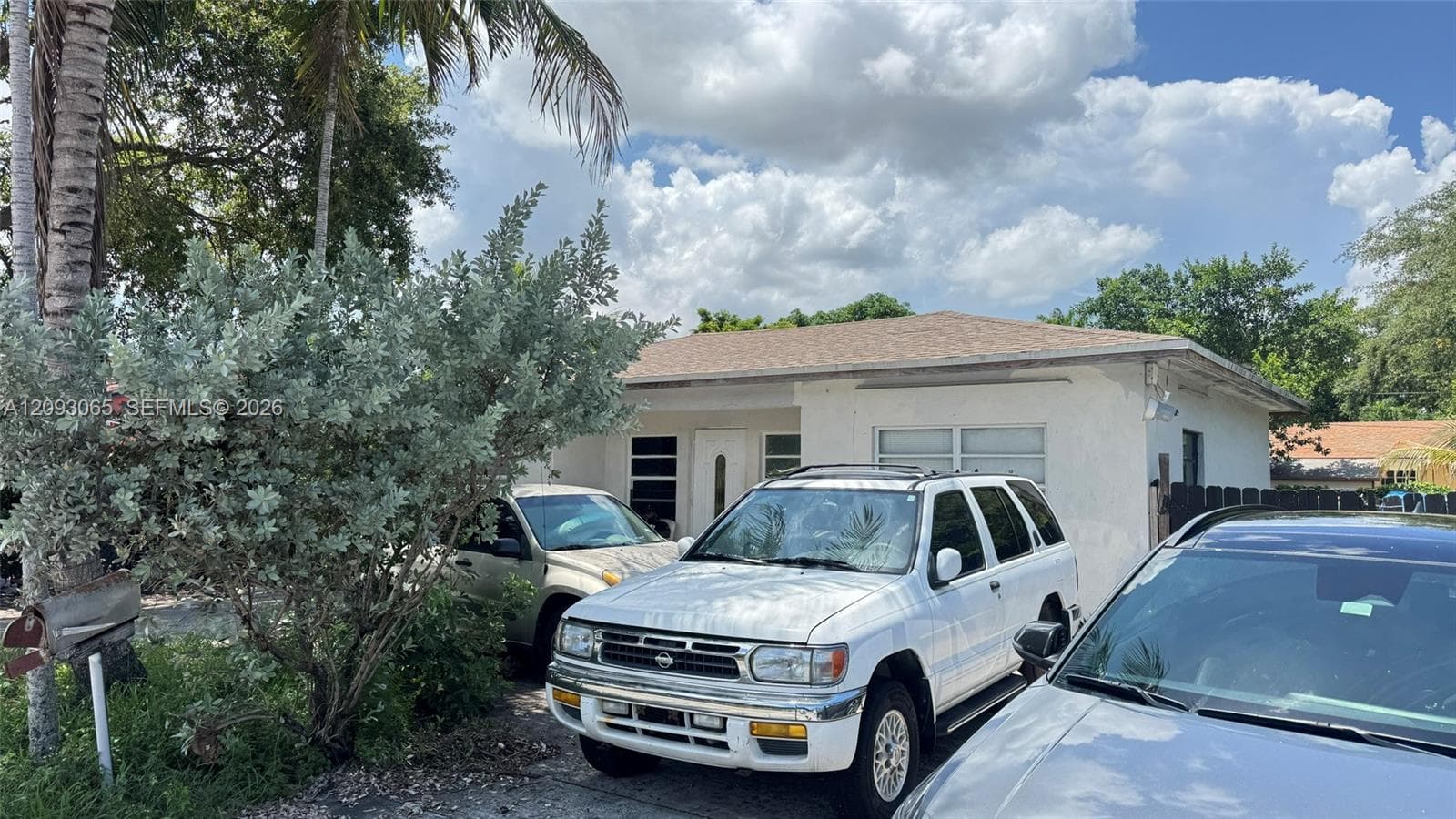 551 NE 159th St, Miami FL 33162