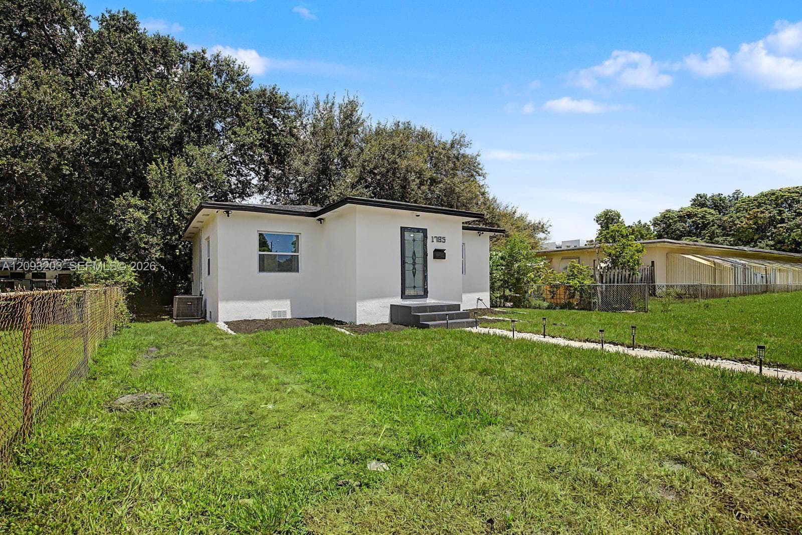 1785 NW 52nd St, Miami FL 33142