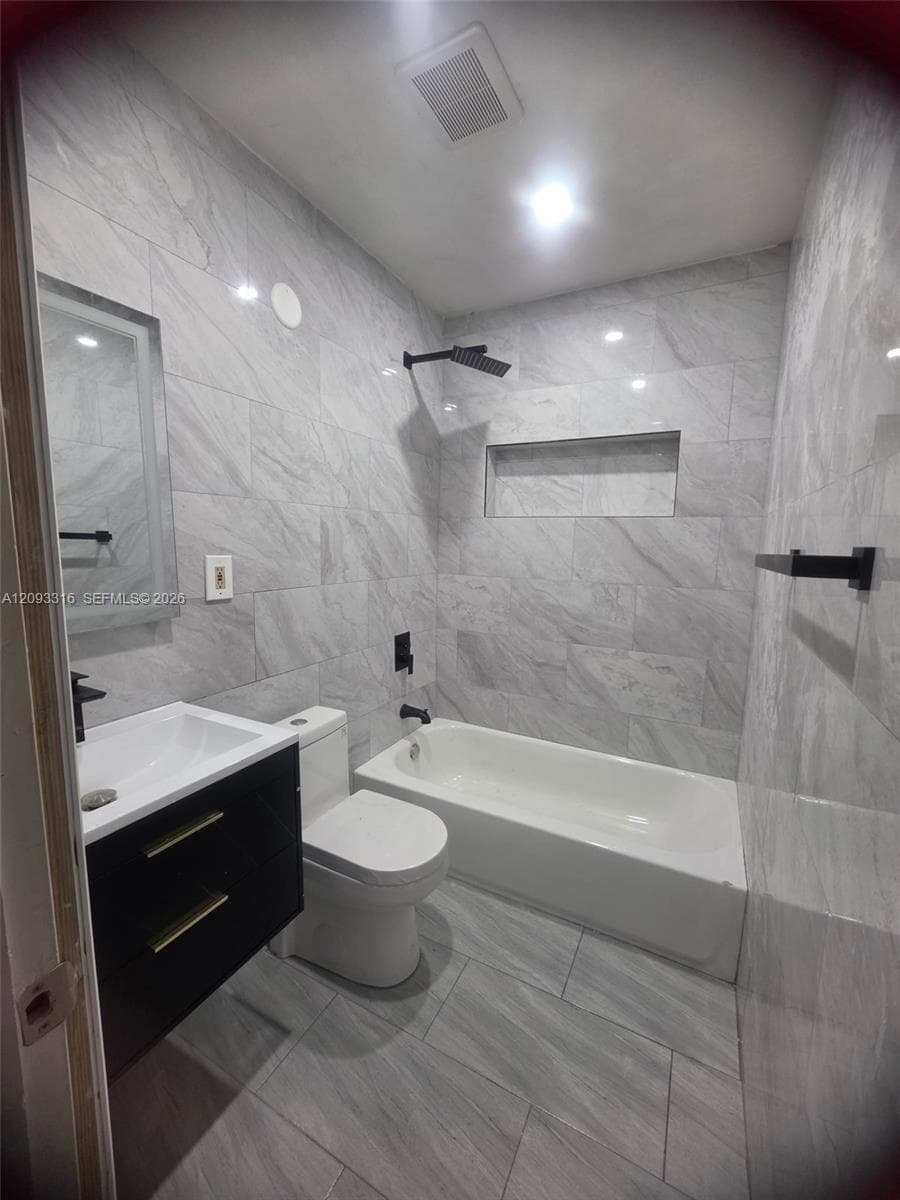 9624 NW 24, Miami FL 33147
