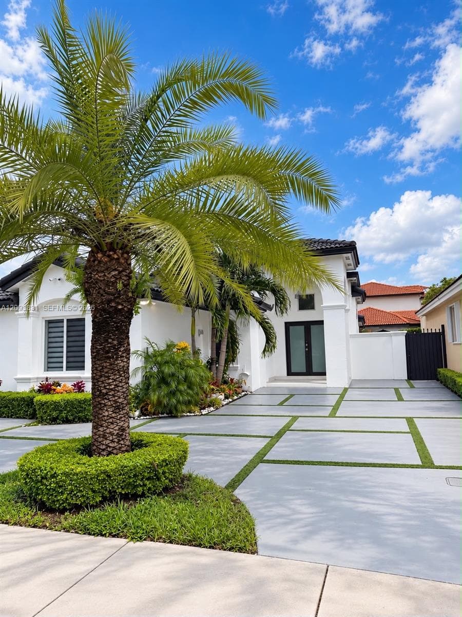 12967 NW 7th Ln, Miami FL 33182