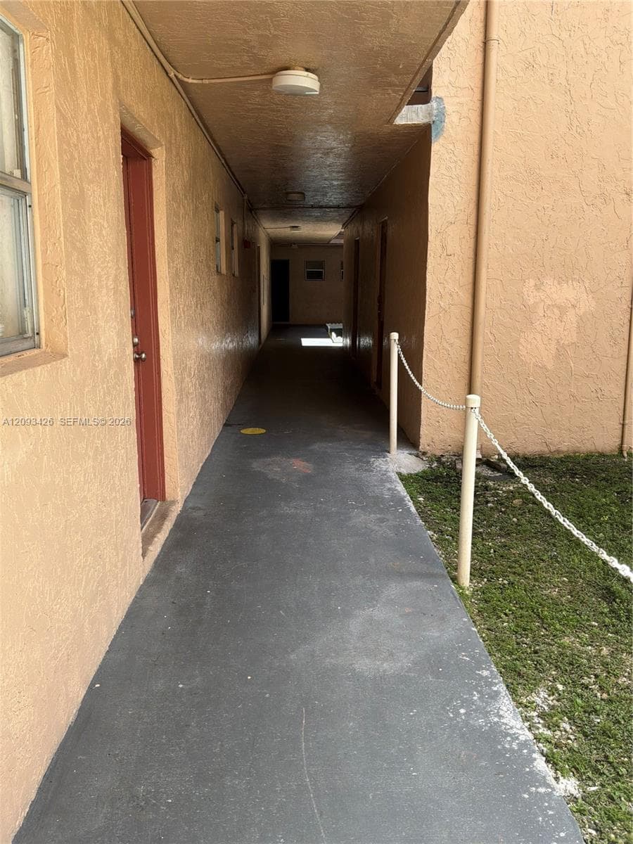 13715 Kendale Lakes Cir # 107, Miami FL 33183