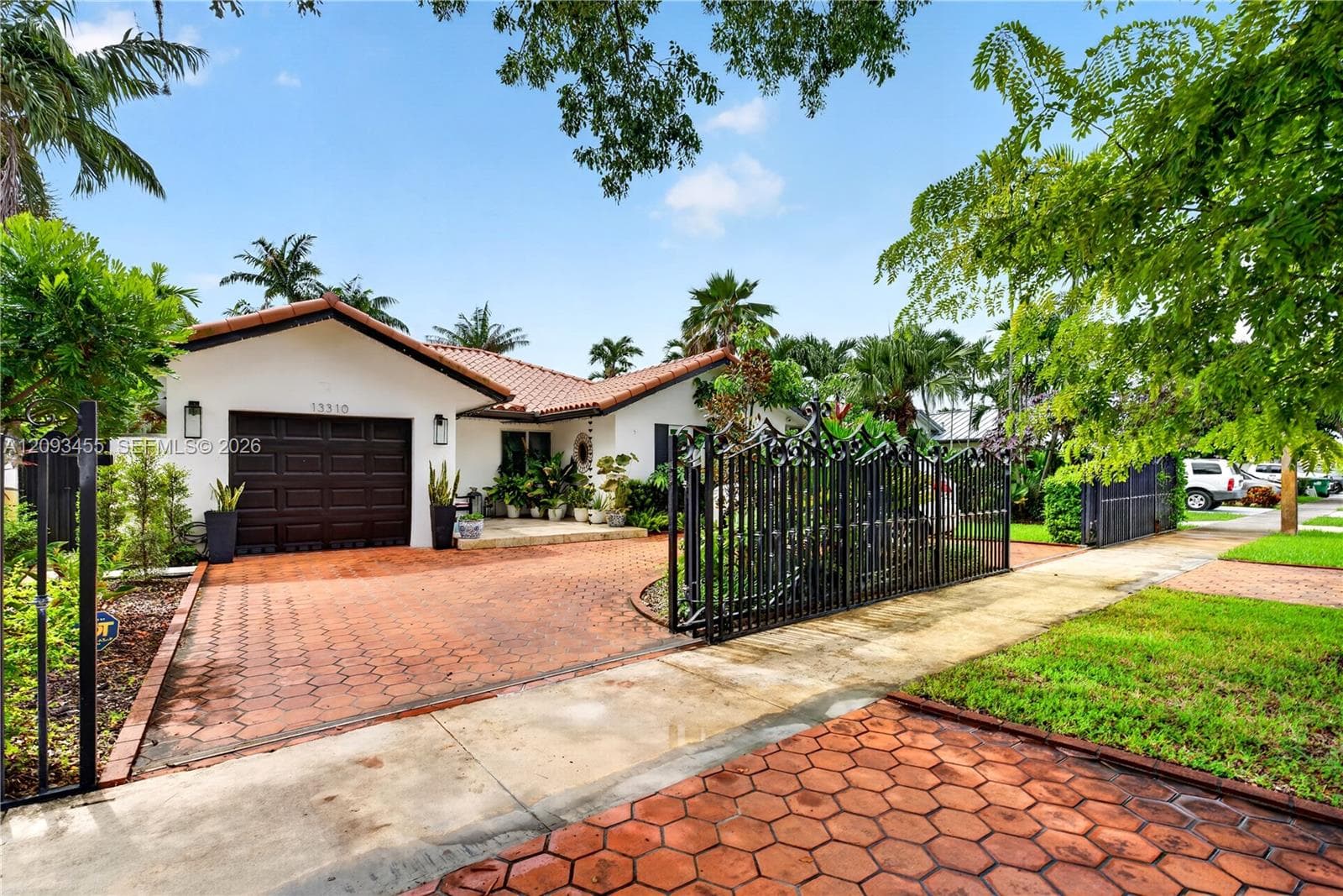 13310 NW 8th St, Miami FL 33182